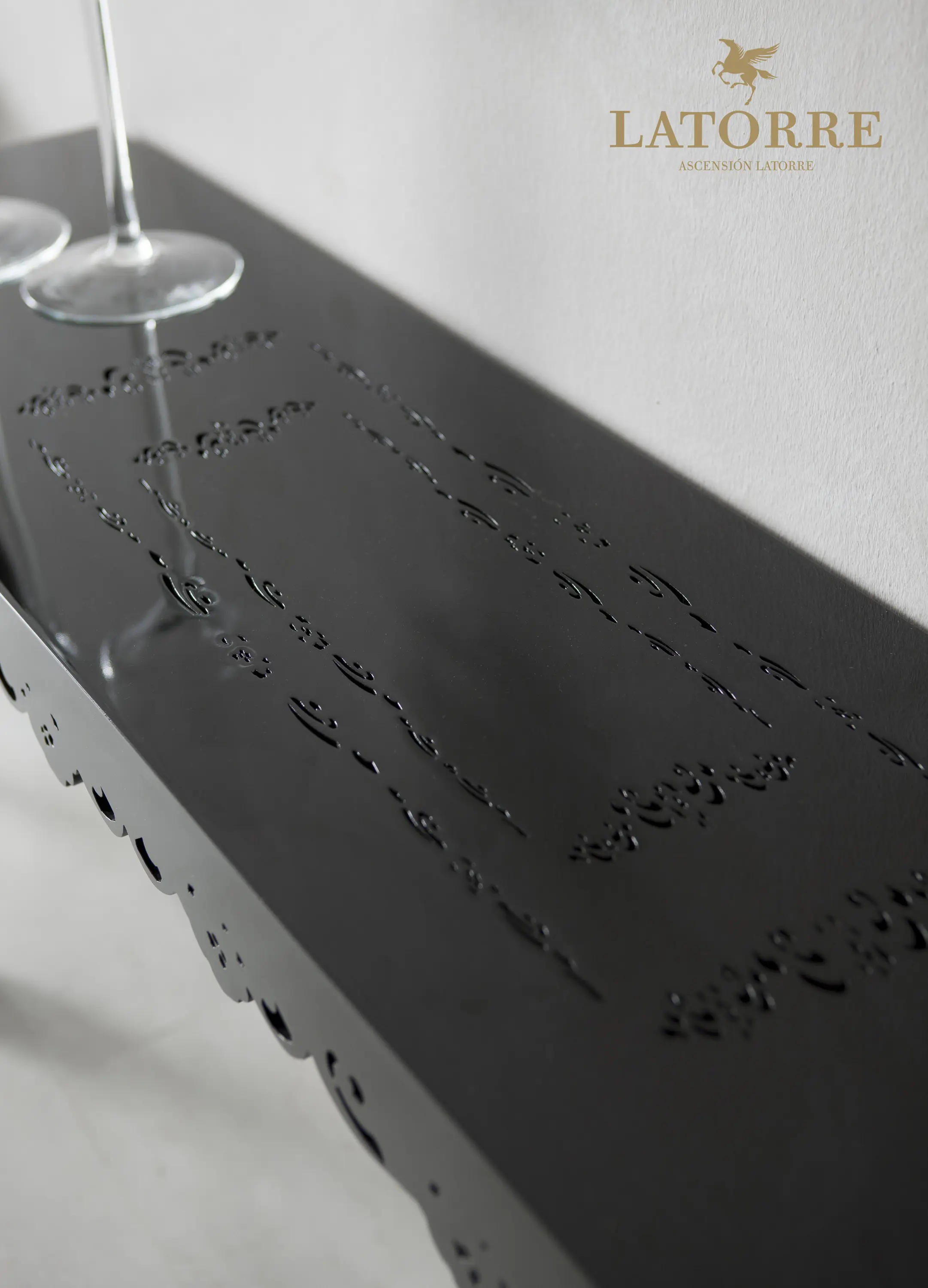 Ascensión Latorre - Protocolo Table