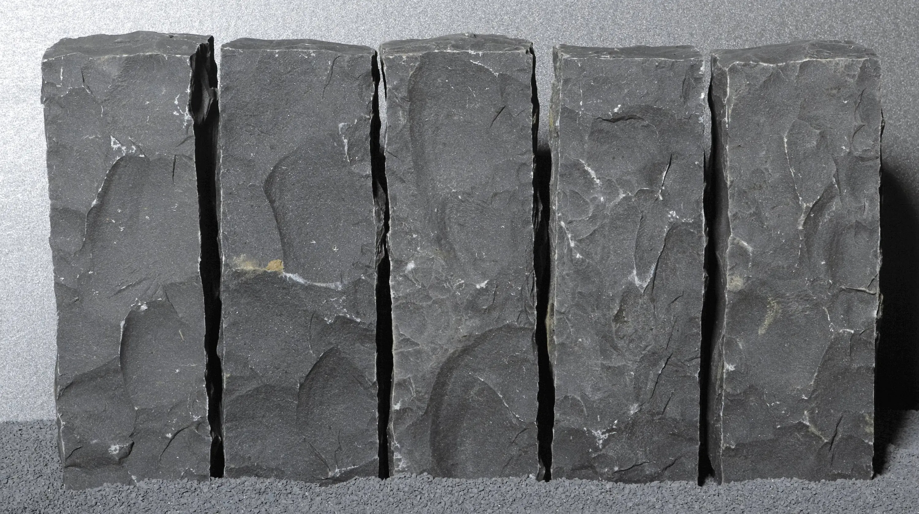Metten - Basalt anthrazit Palisaden