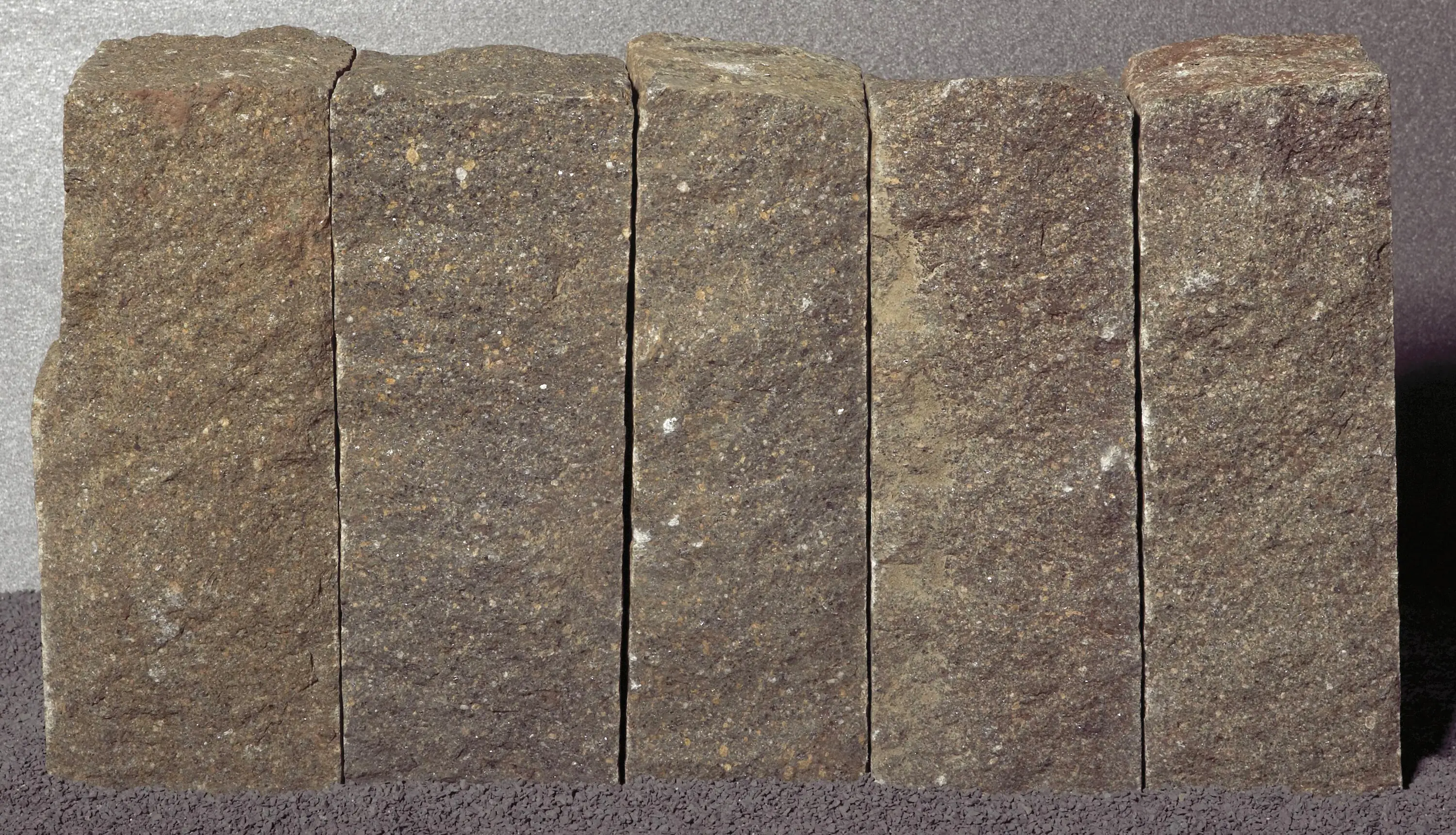 Metten - Quarz-Porphyr Palisaden