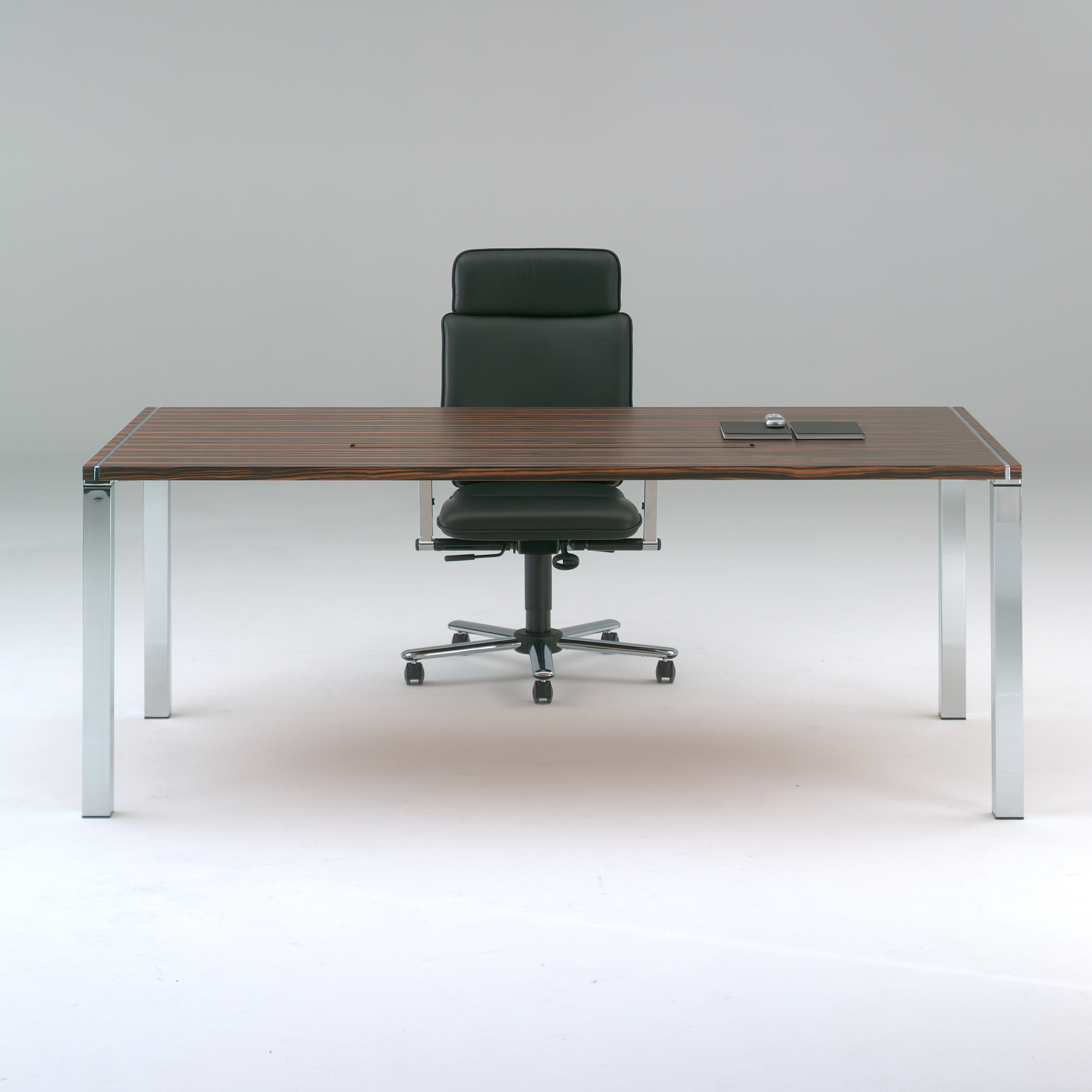 Display product Sethos from manufacturer Müller Manufaktur