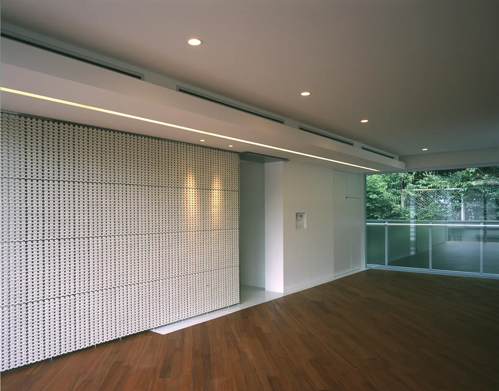 Kenzan - Porous model 1 screen in-situ
