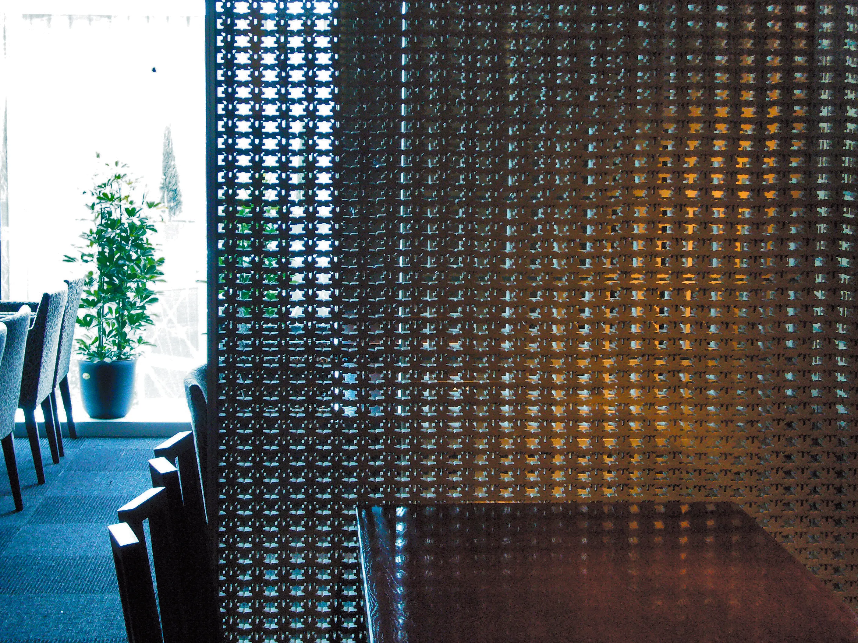 Kenzan - Porous model 1 screen in-situ