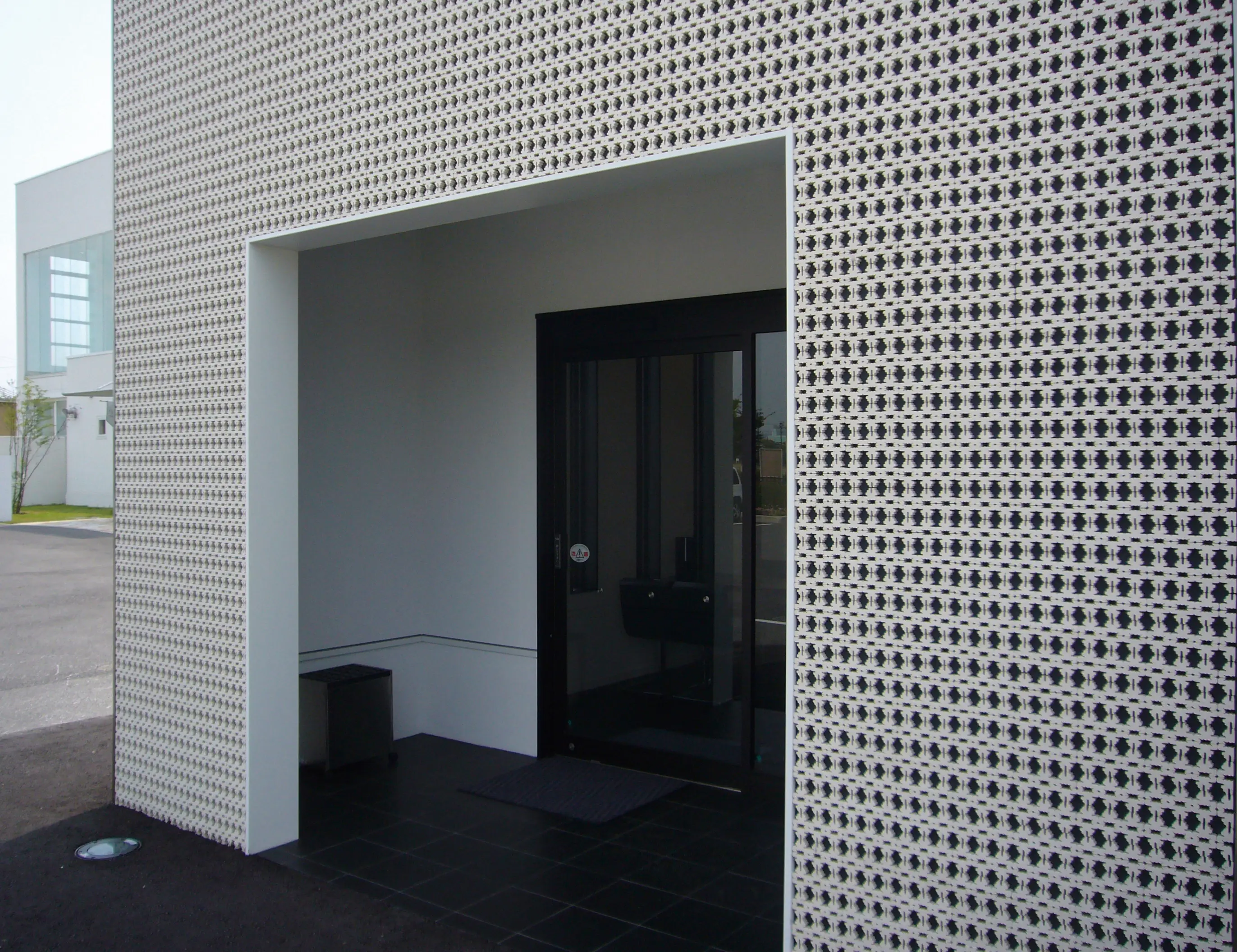 Kenzan - Porous model 1 wall in-situ