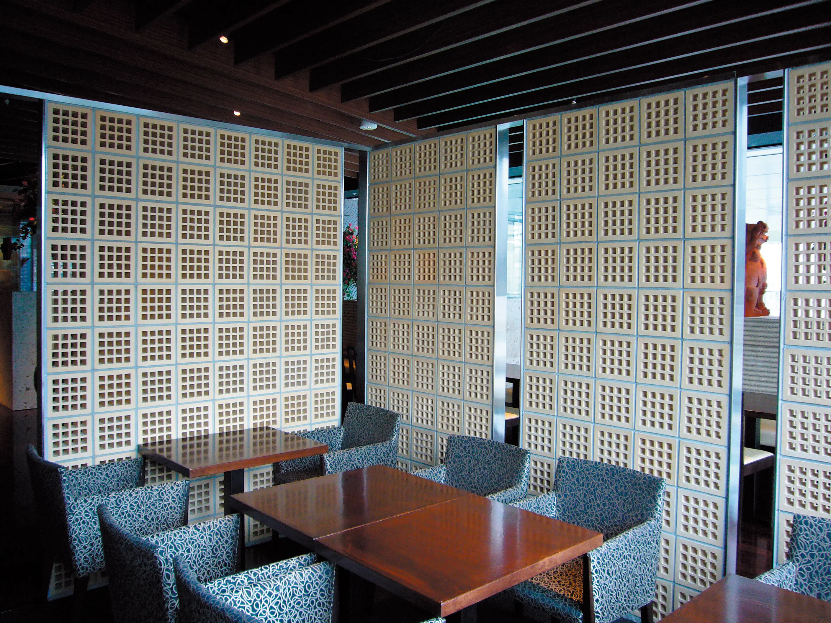 Kenzan - Porous block 200 in-situ