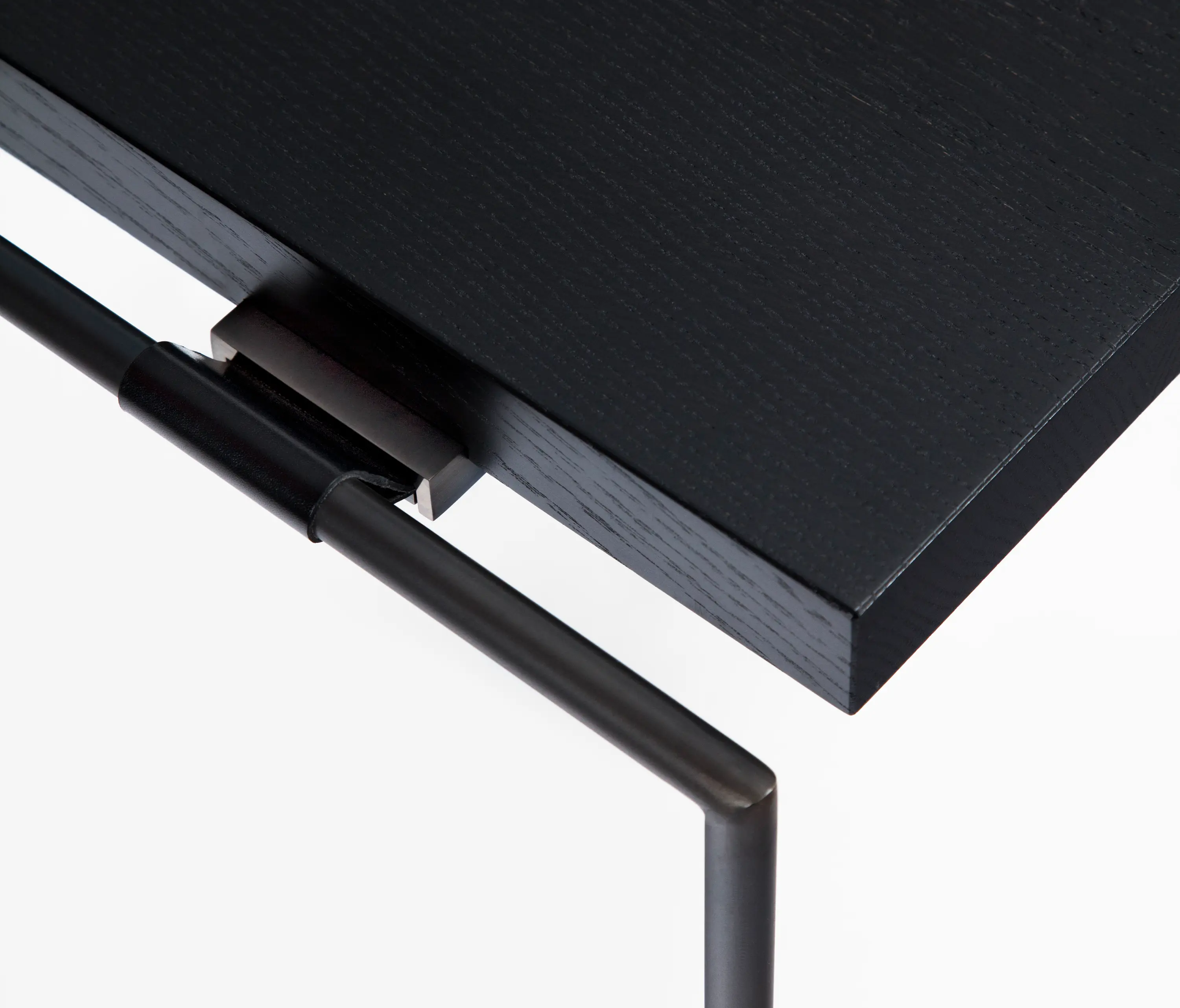 CASTE - Roe Side Table