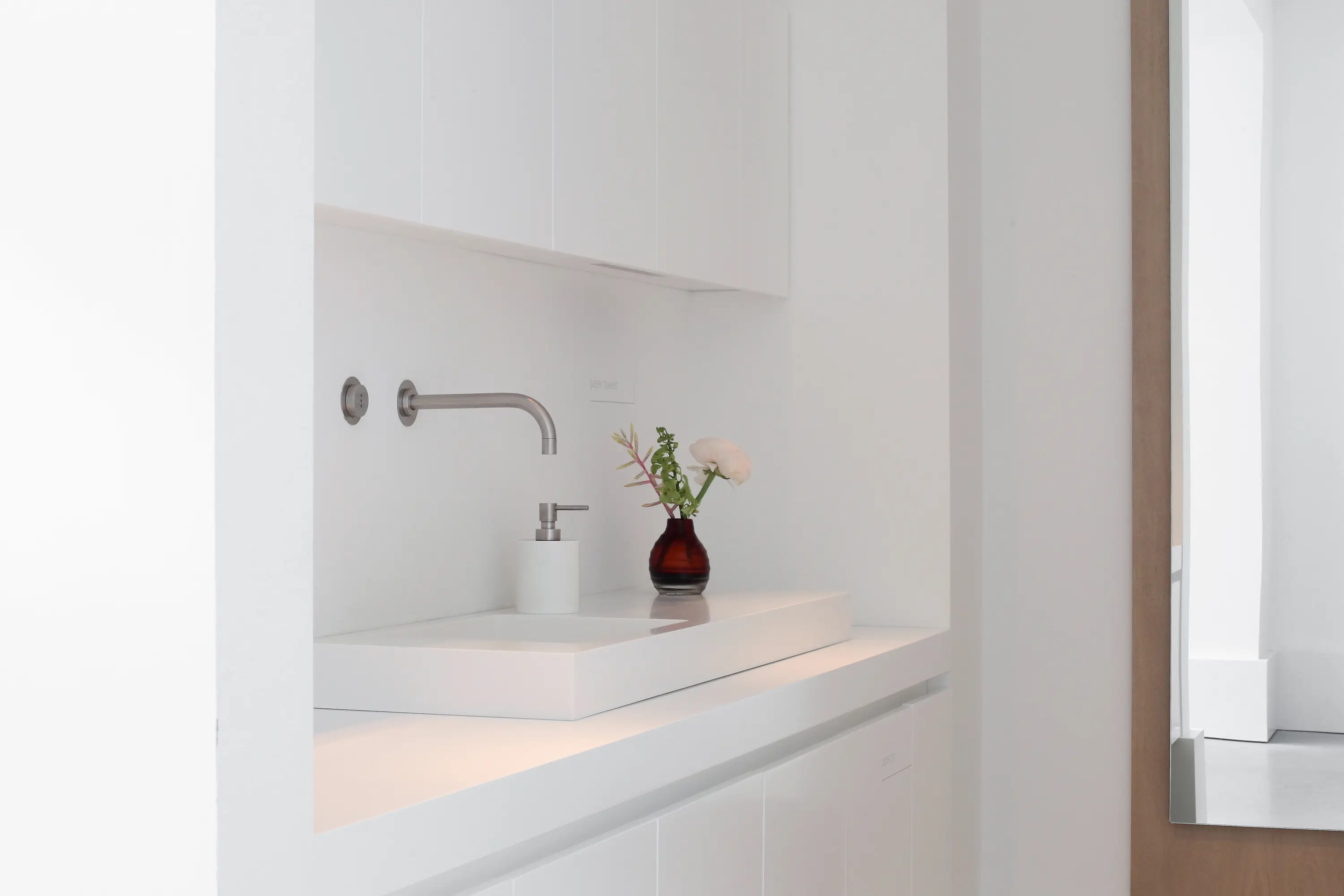 Not Only White - Base basin