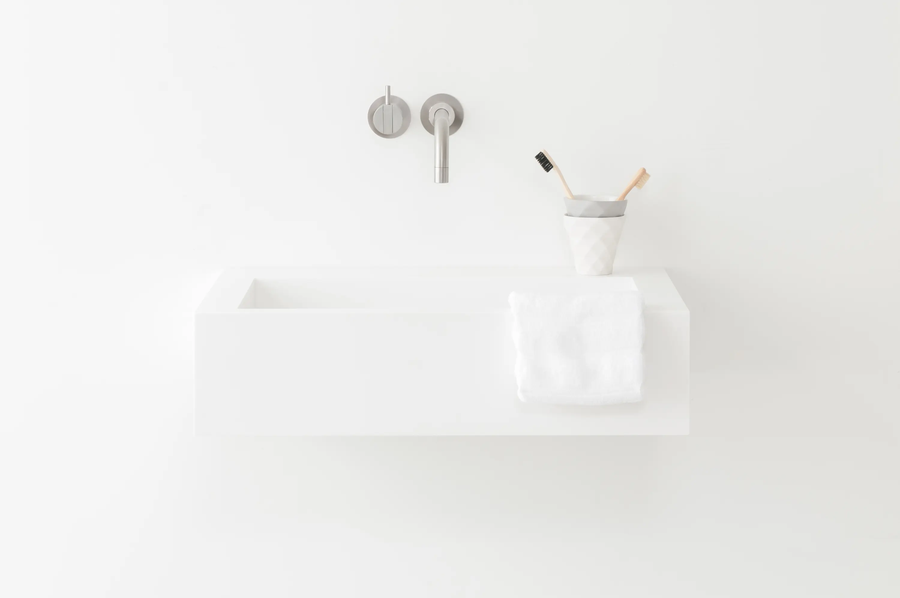 Not Only White - Form Waschbecken