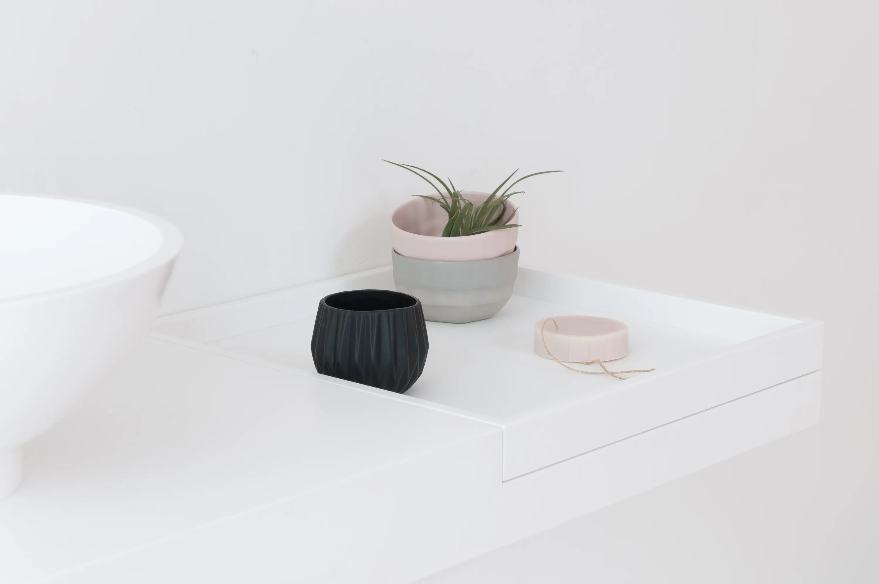 Not Only White - Flat shelf
