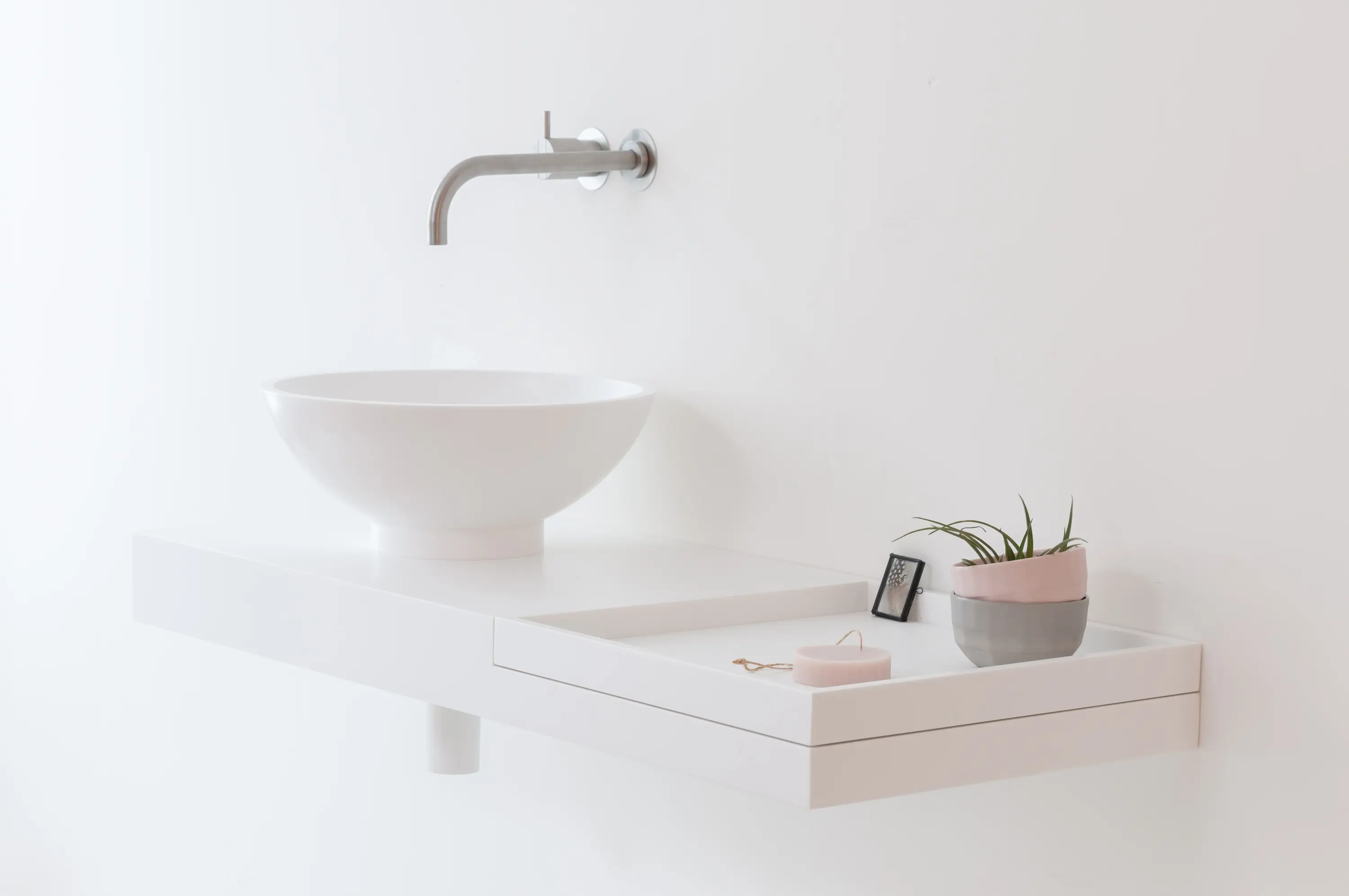 Not Only White - Flat shelf
