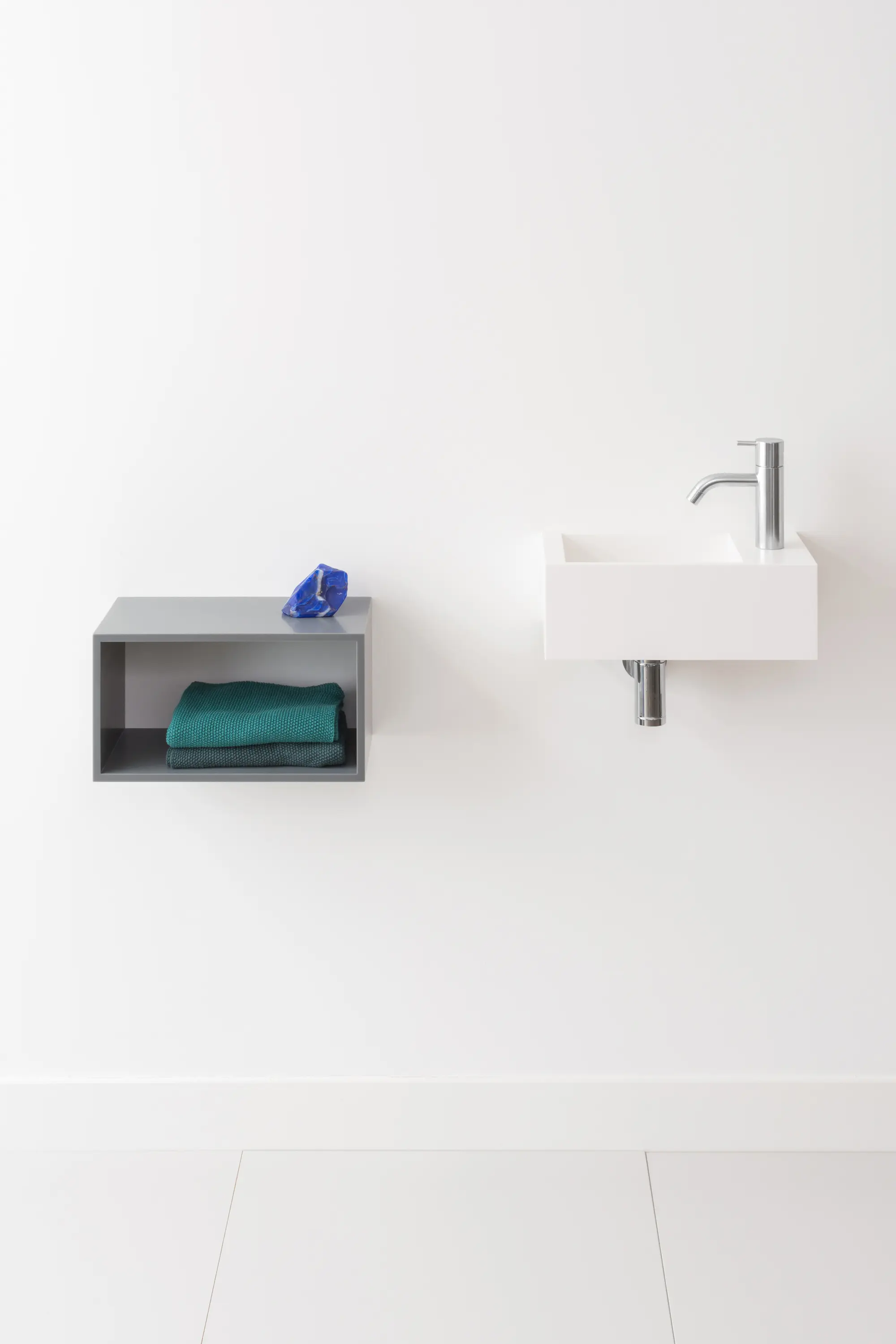 Not Only White - Edit Schrank