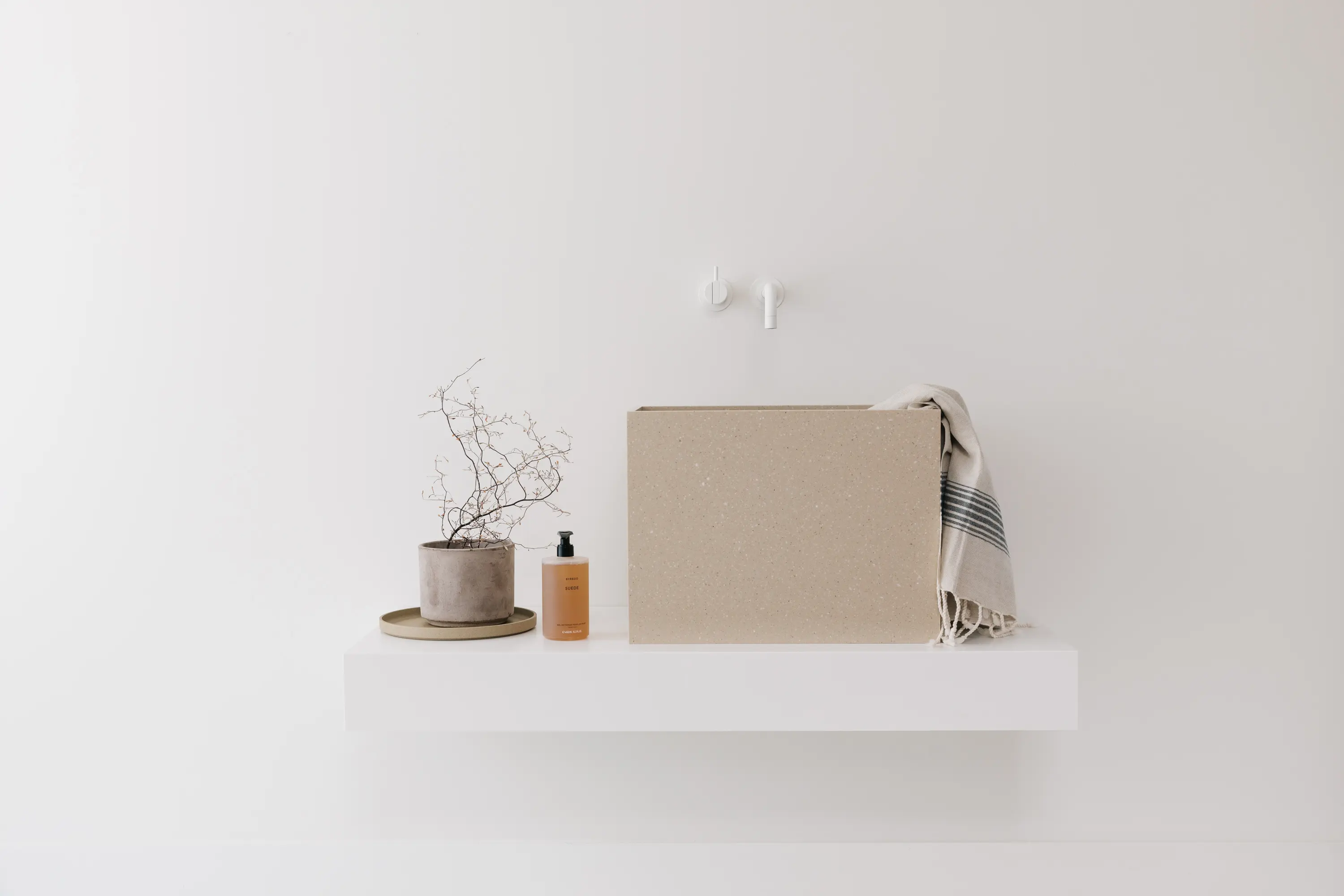 Not Only White - Fall countertop basin