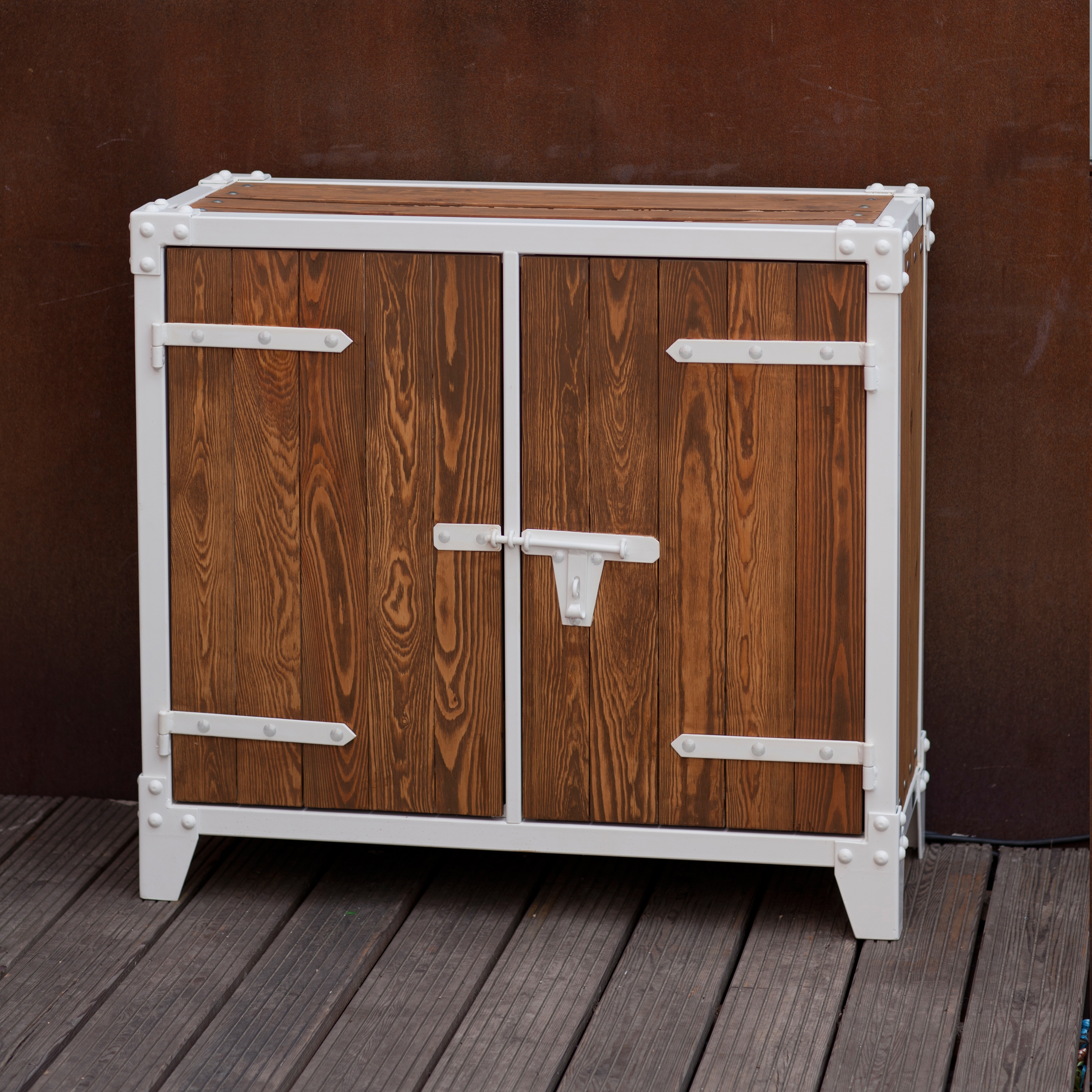 SIDEBOARDS