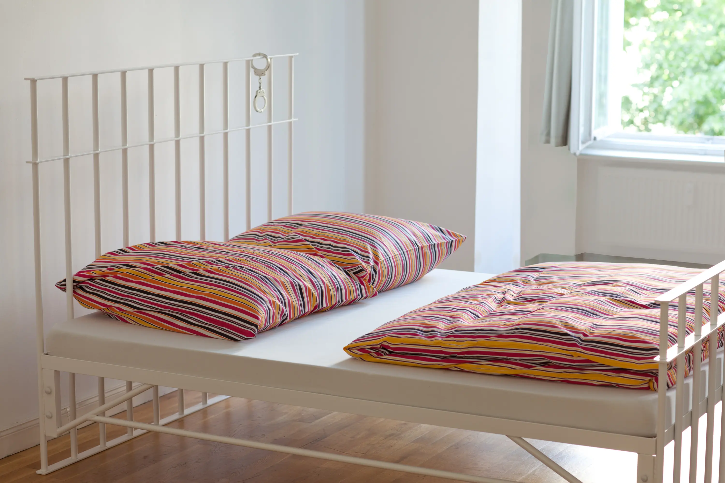 Noodles Noodles & Noodles CORP. - JAILHOUSE BED