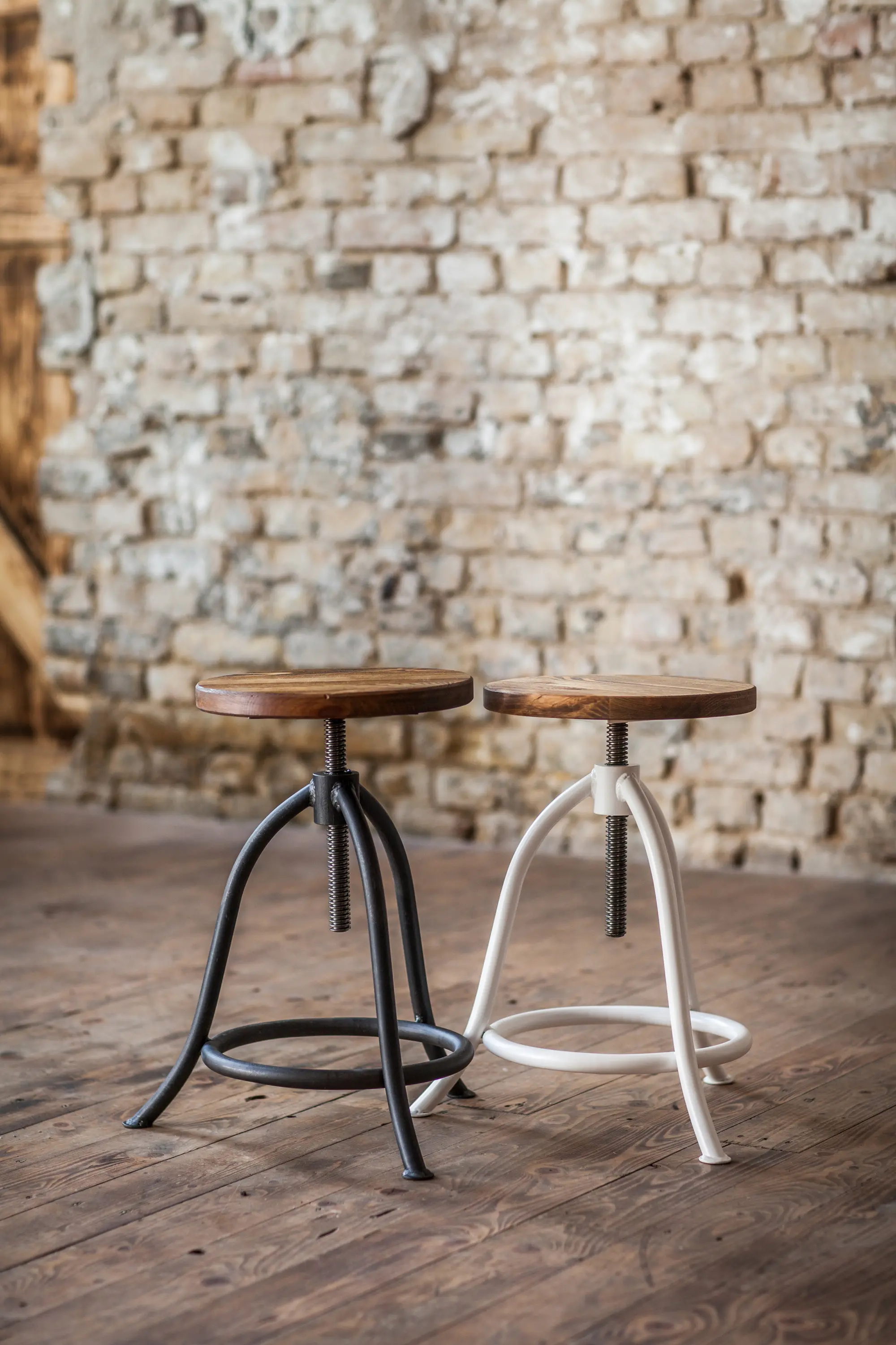 Noodles Noodles & Noodles CORP. - STOOL