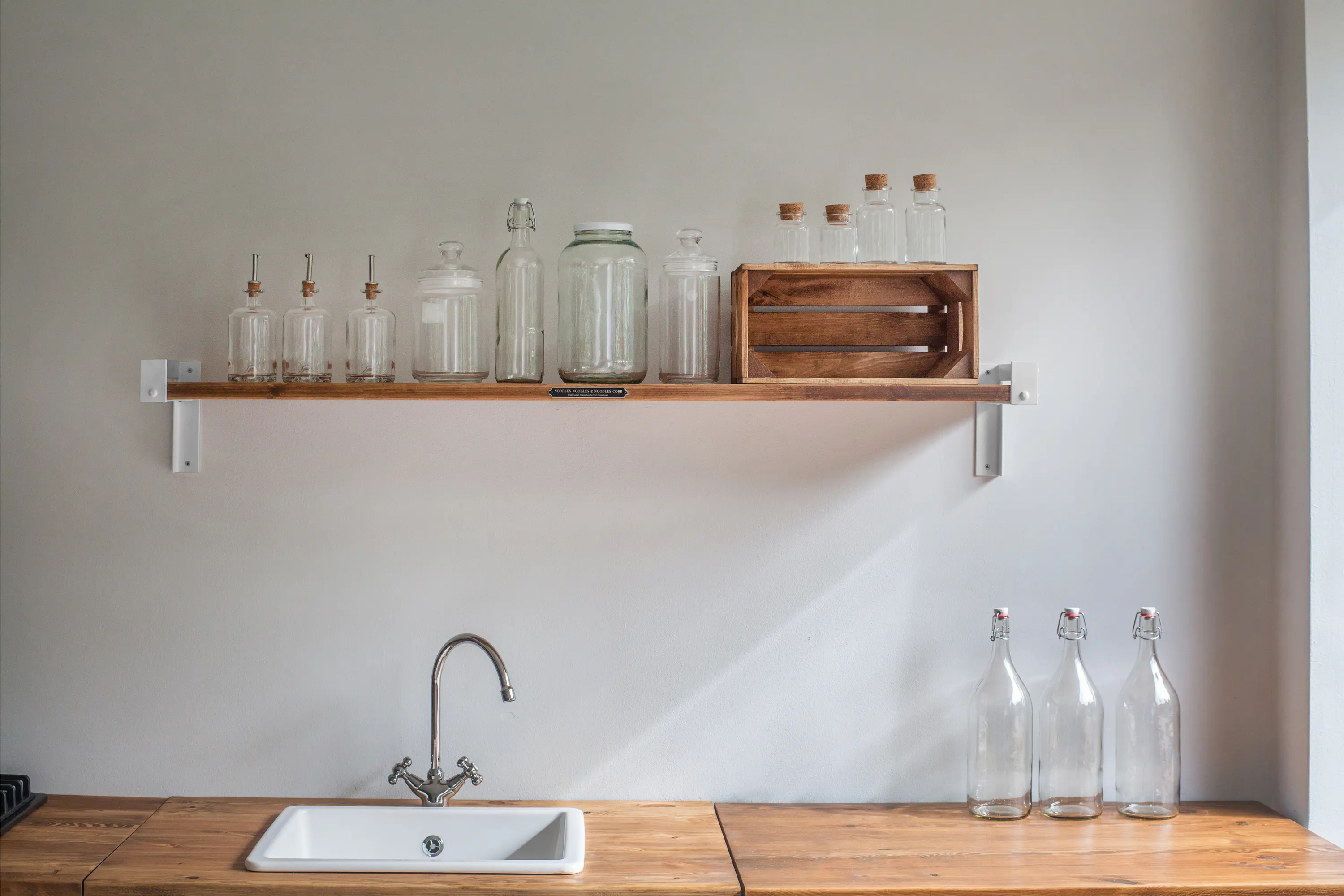 Noodles Noodles & Noodles CORP. - WALLSHELF PX