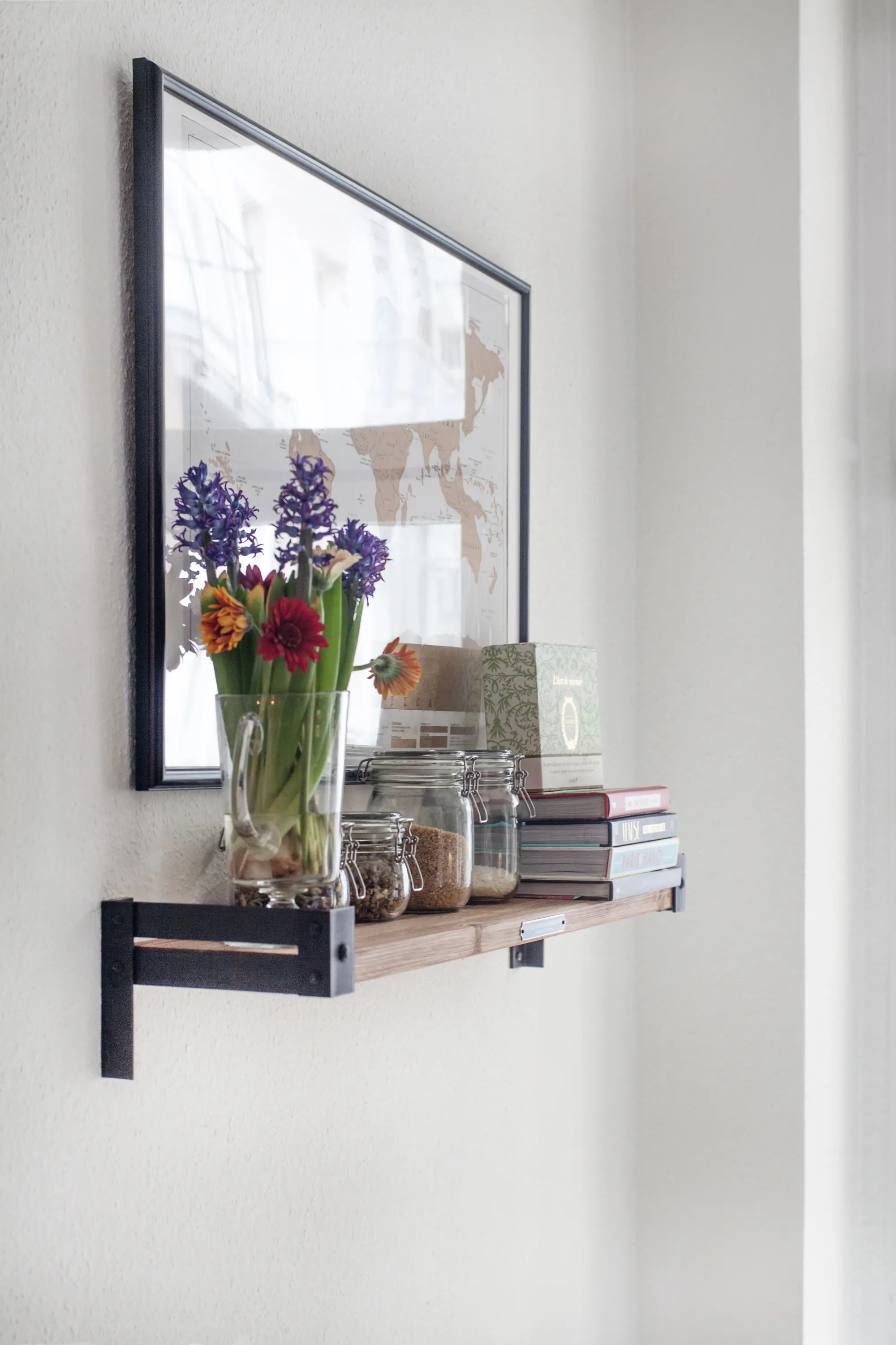 Noodles Noodles & Noodles CORP. - WALLSHELF PX