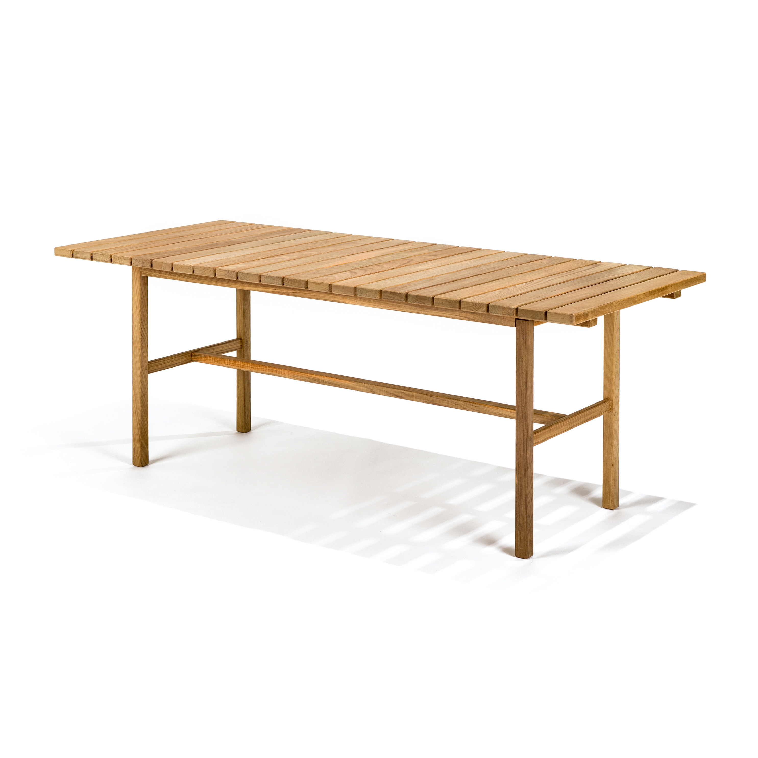 Afficher le produit Djurö large dining table du fabricant Skargaarden