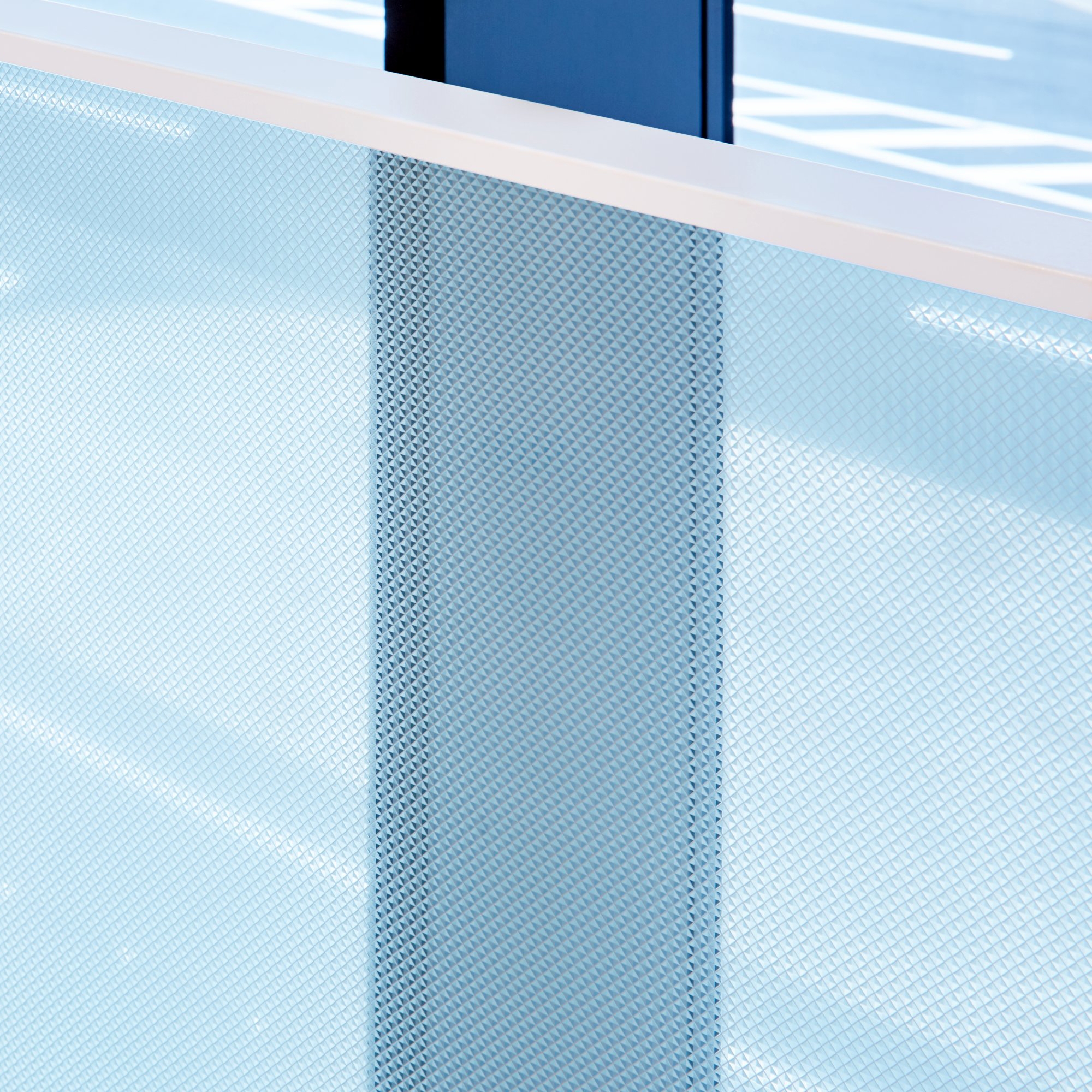 Display product 3M™ FASARA™ Glass Finish Geometric, SH2CSCP, Cut Glass Pearl, 1270 mm x 30 m from manufacturer 3M