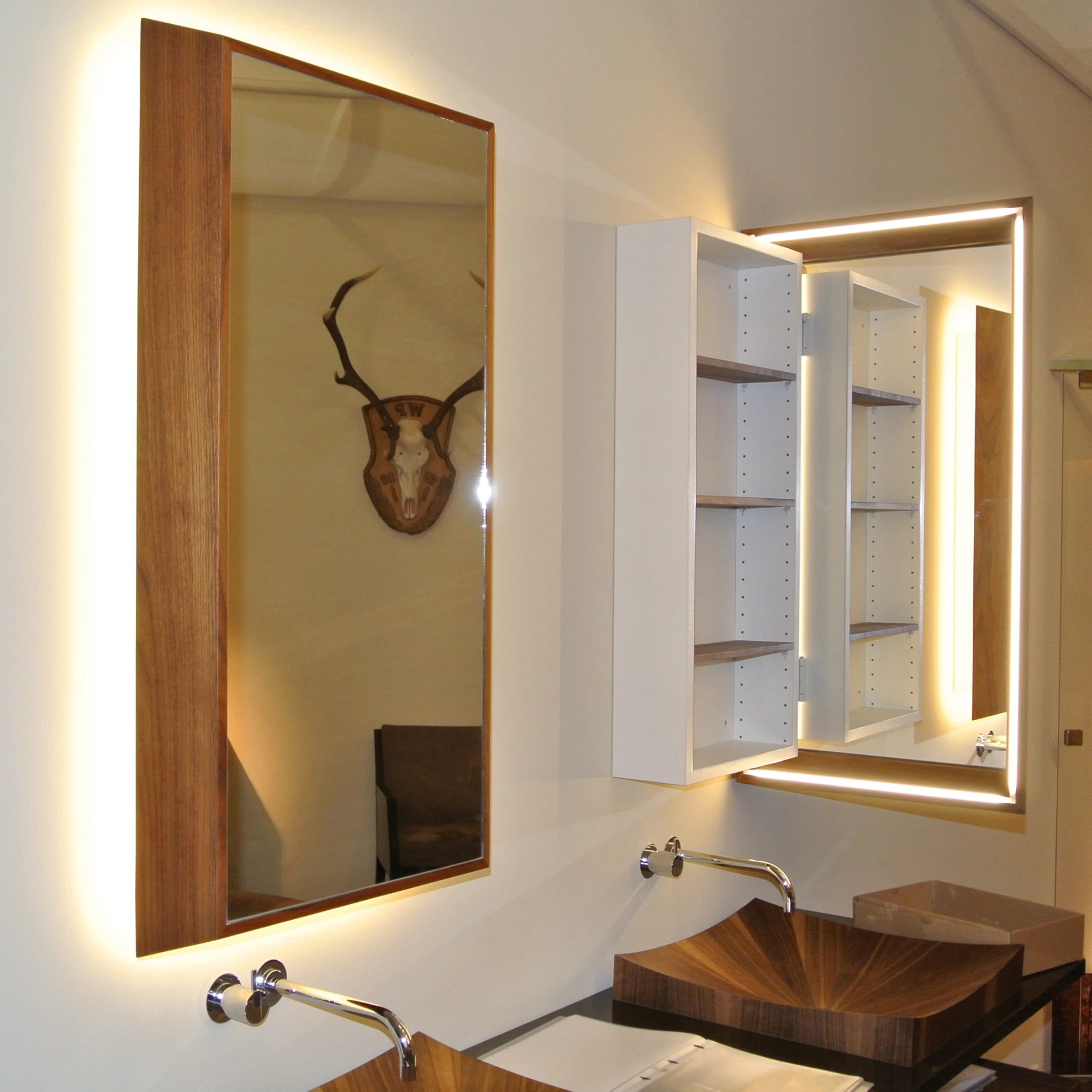 LUX-GOOD FURNITURE LIGHTING