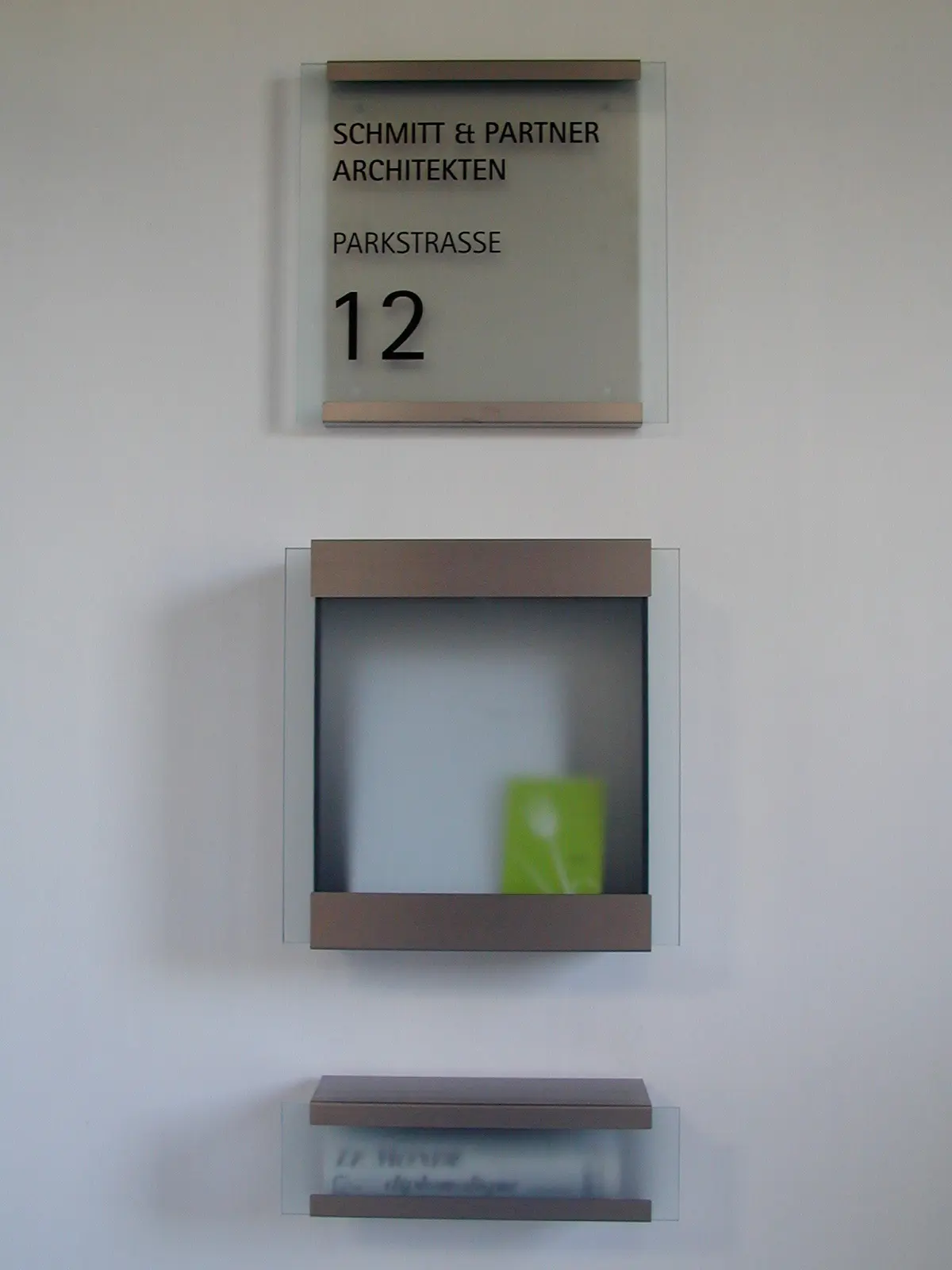 keilbach - Glasnost.Glass.Black-Dots Briefkasten