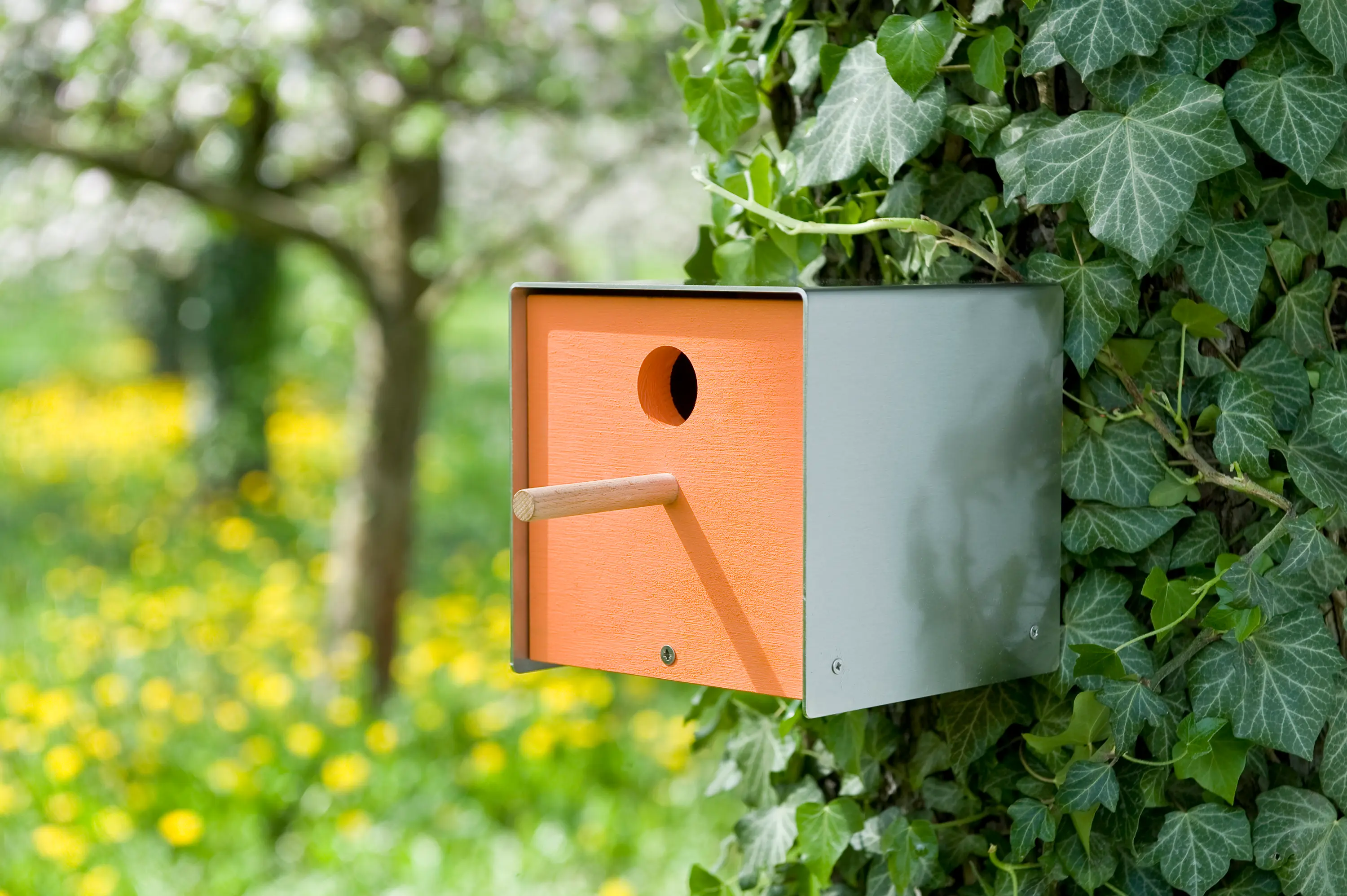 keilbach - Twitter.Brown Nesting Box