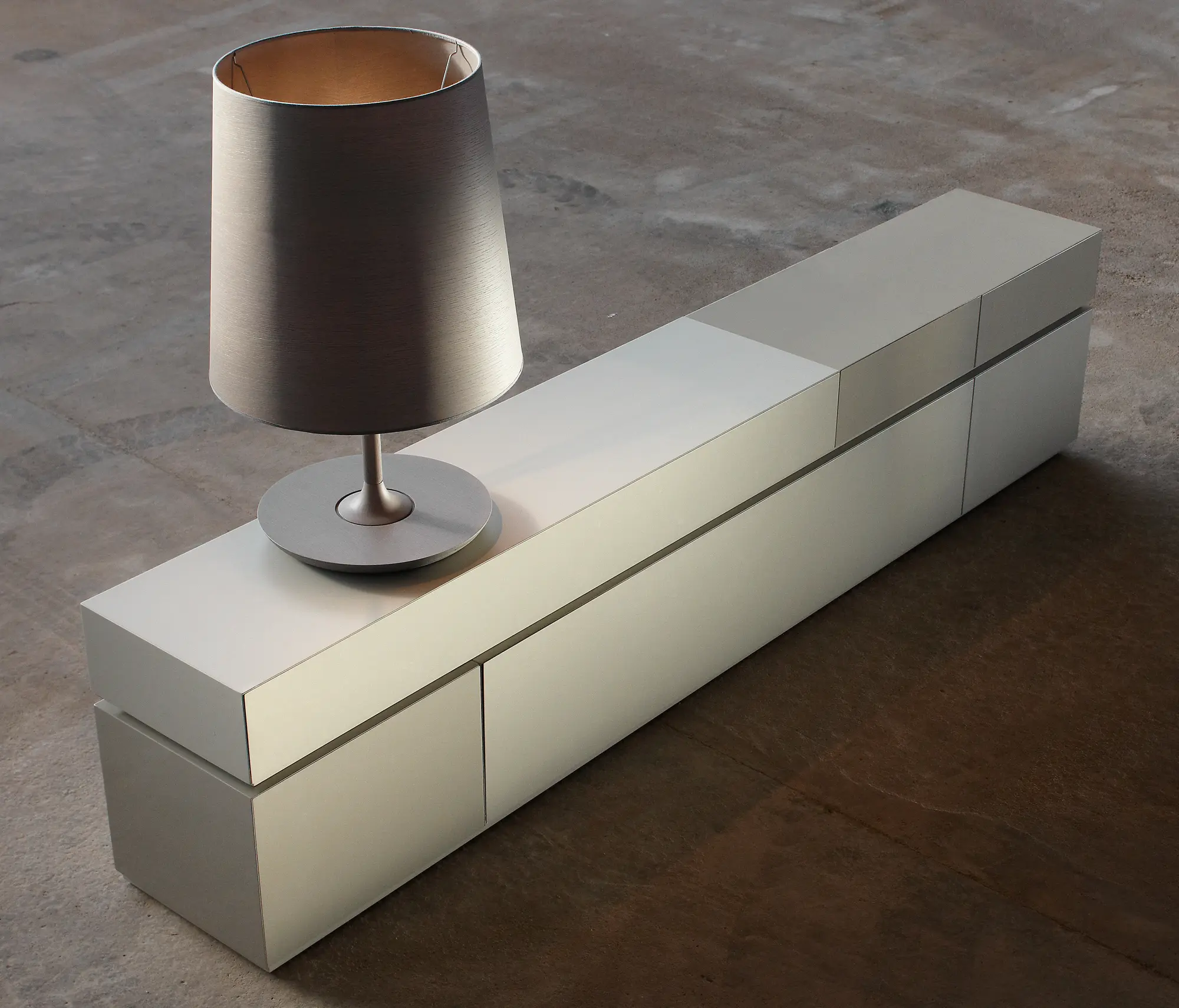 Original Joan Lao - Changes sideboard