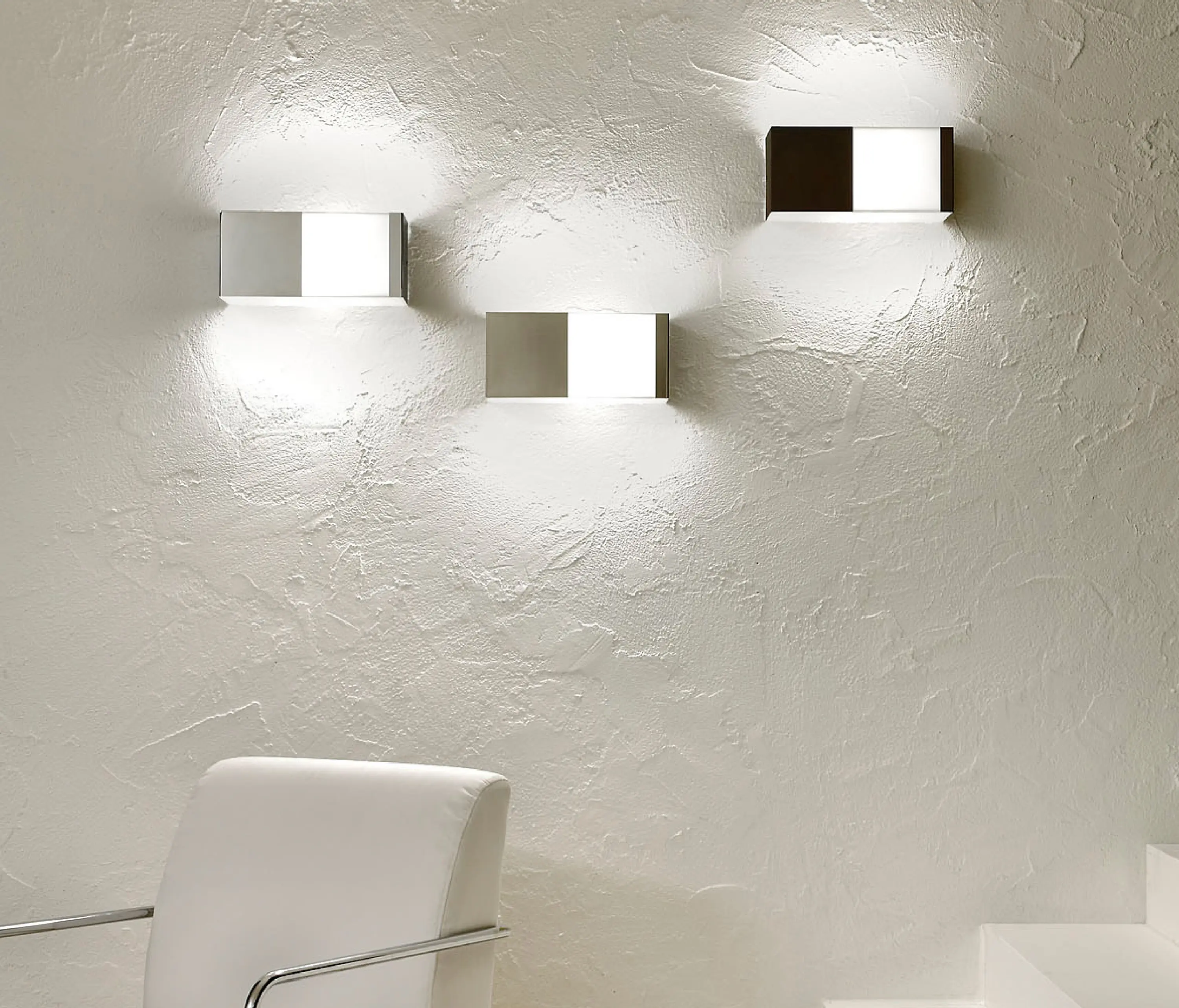 La Référence - A-Side Wall lamp