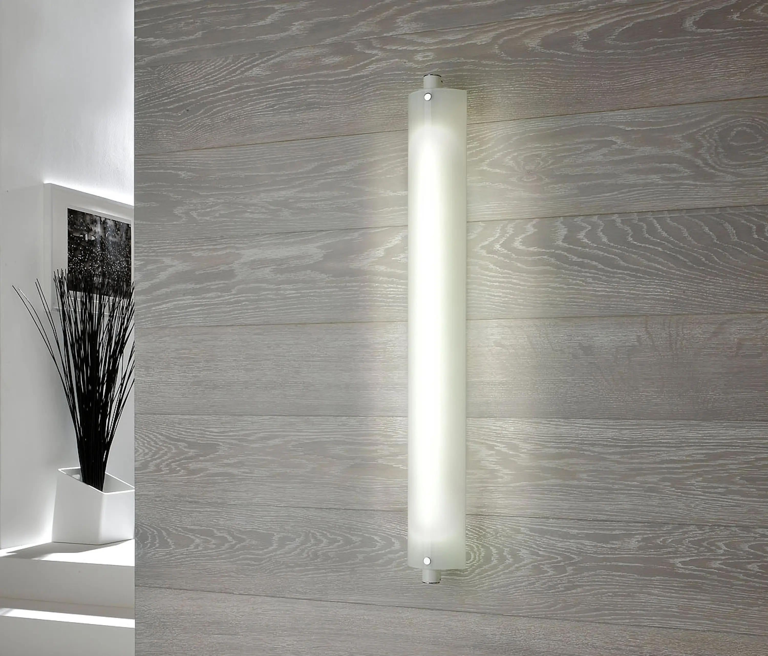 La Référence - Lineal Wall lamp