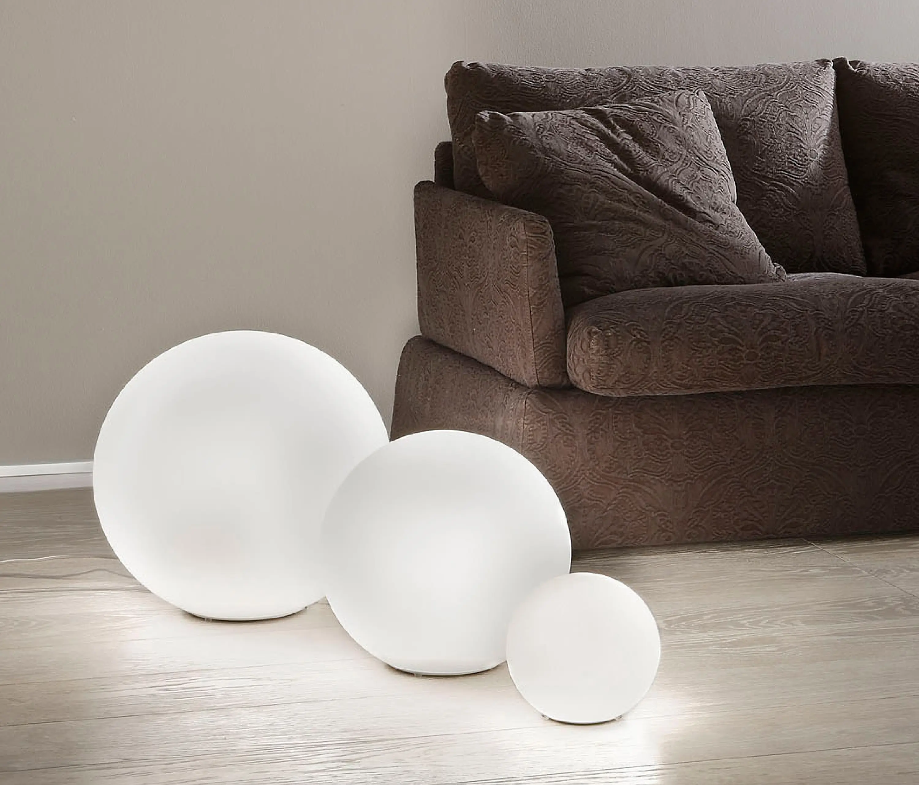 La Référence - Sfera Table lamp