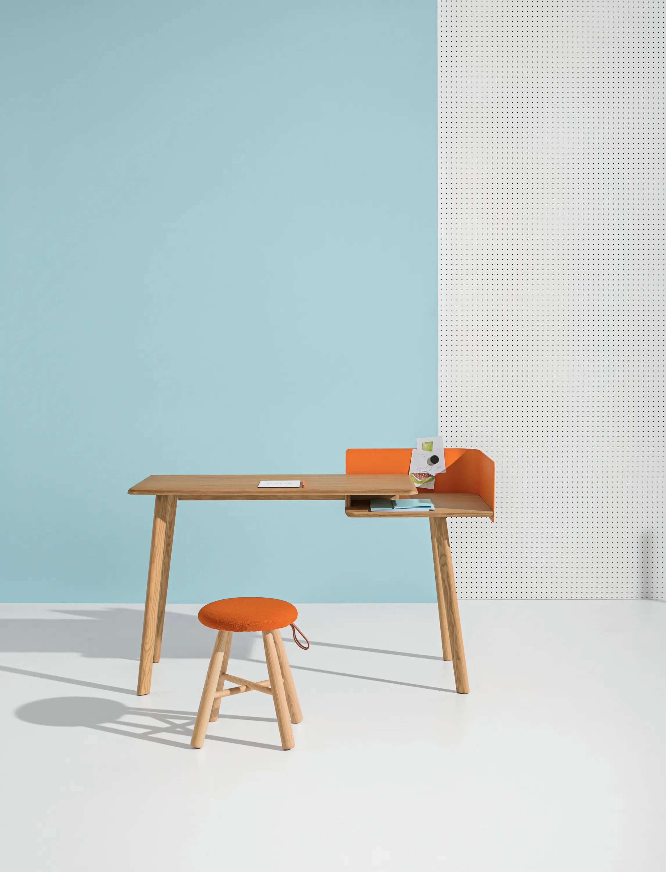 Discipline - Cut Desk