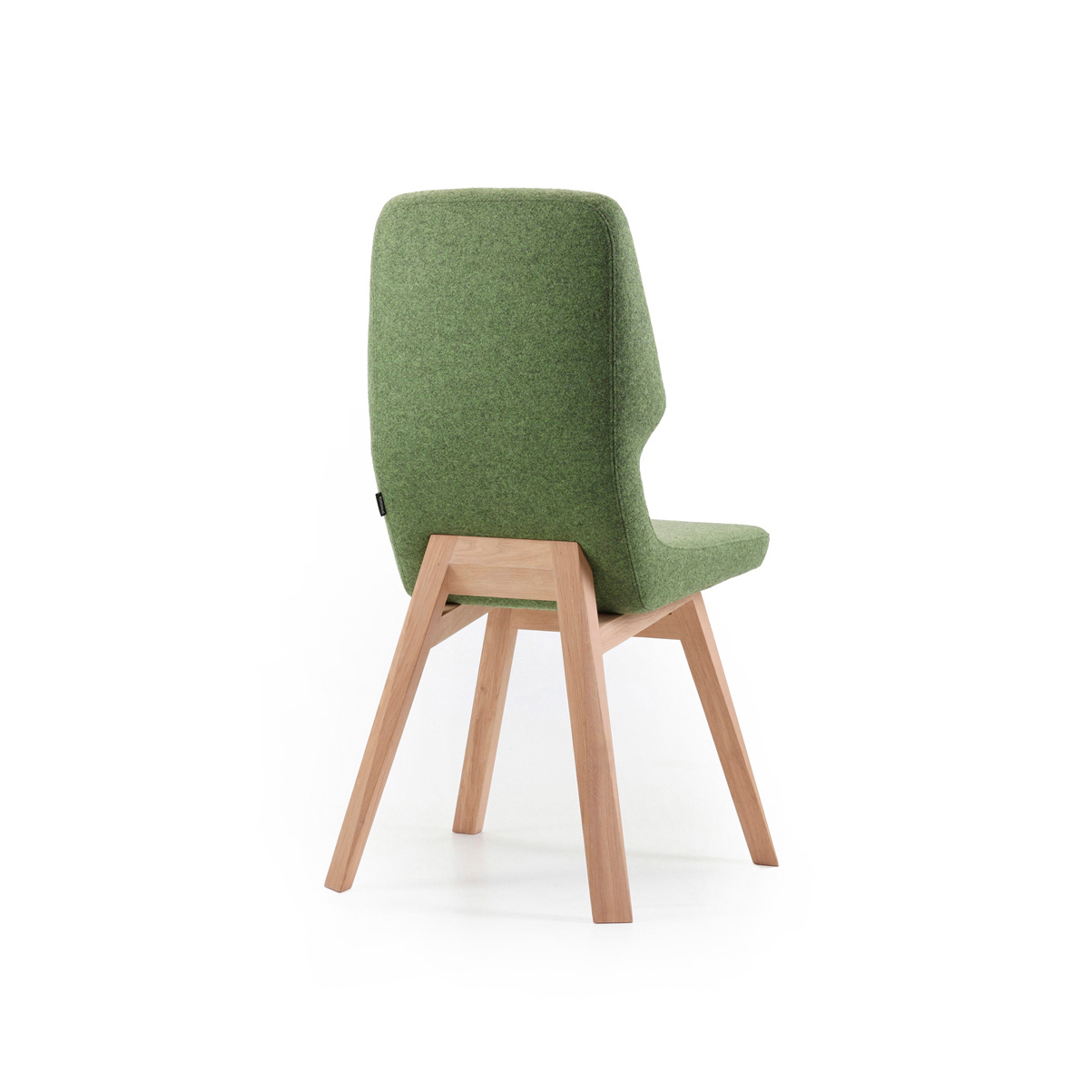 Oblique chair