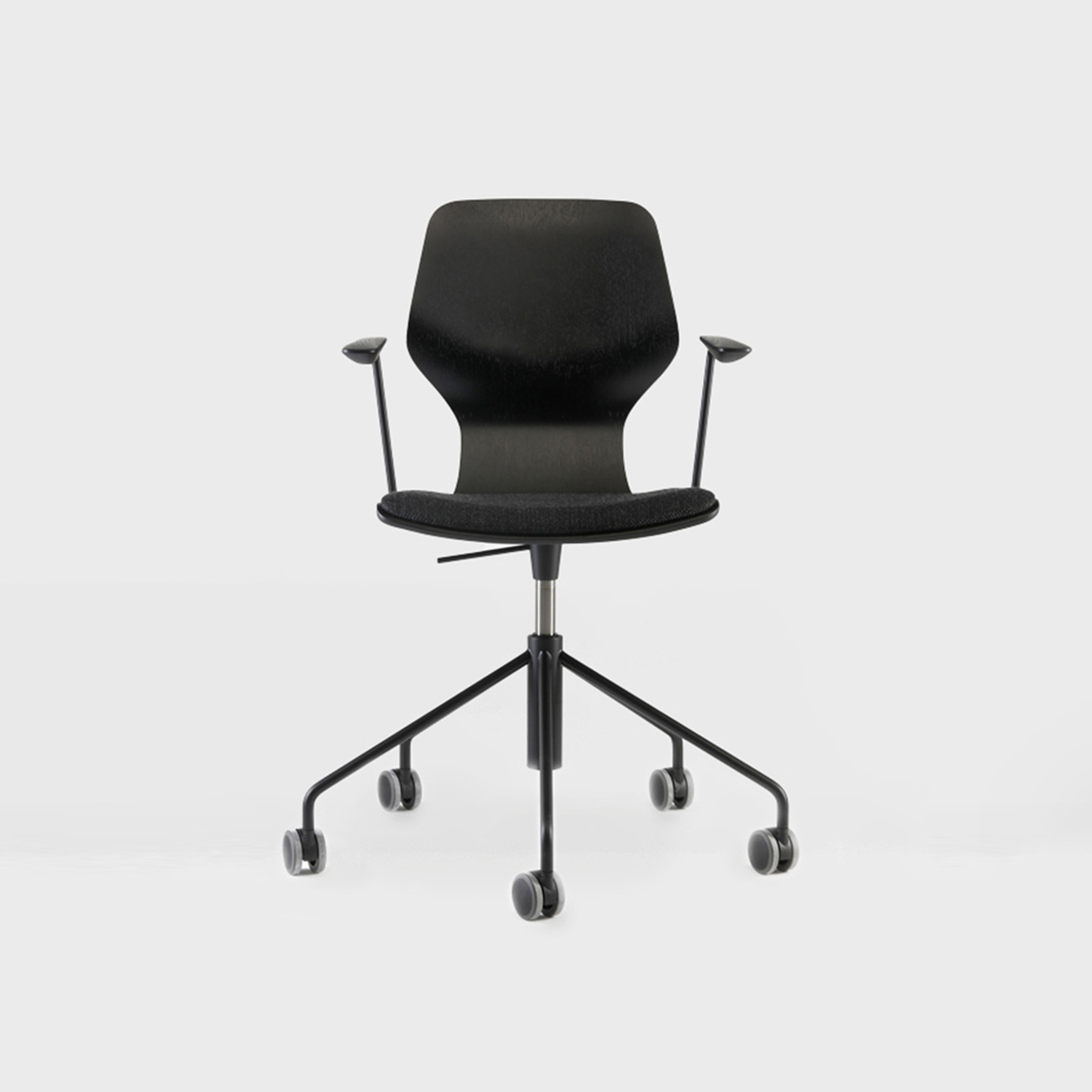 Produkt Oblikant Low Adjustable Height Chair With Swivel Base And Armrest, 5 Castors With Cushion des Herstellers Prostoria anzeigen