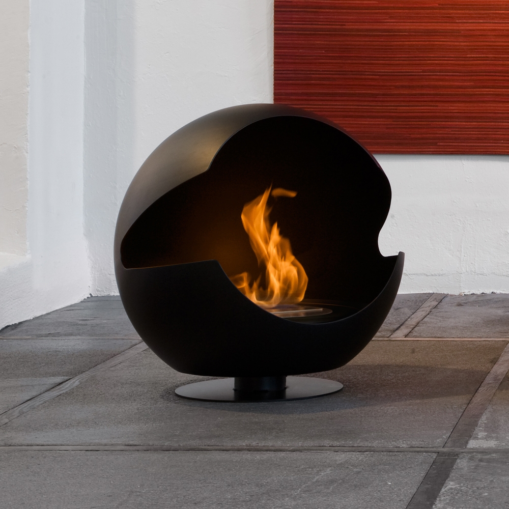Display product Globe metal black from manufacturer Vauni Fire