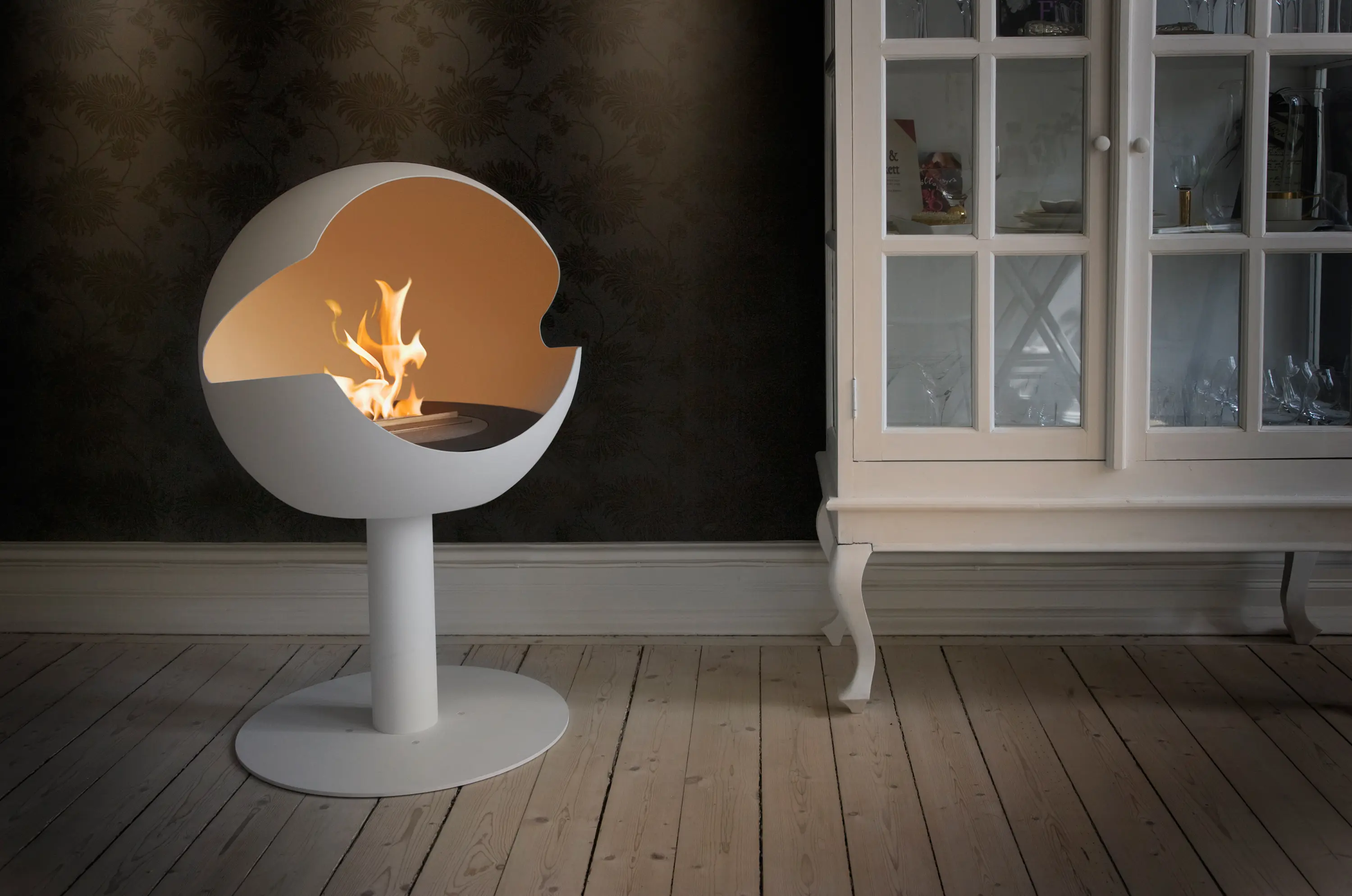 Vauni Fire - Globe stand stone white