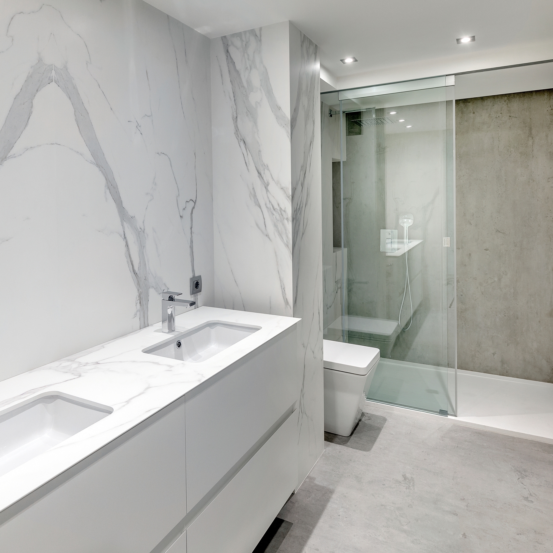 Display product Bath | Fusion Beton & Classtone Estatuario from manufacturer Neolith