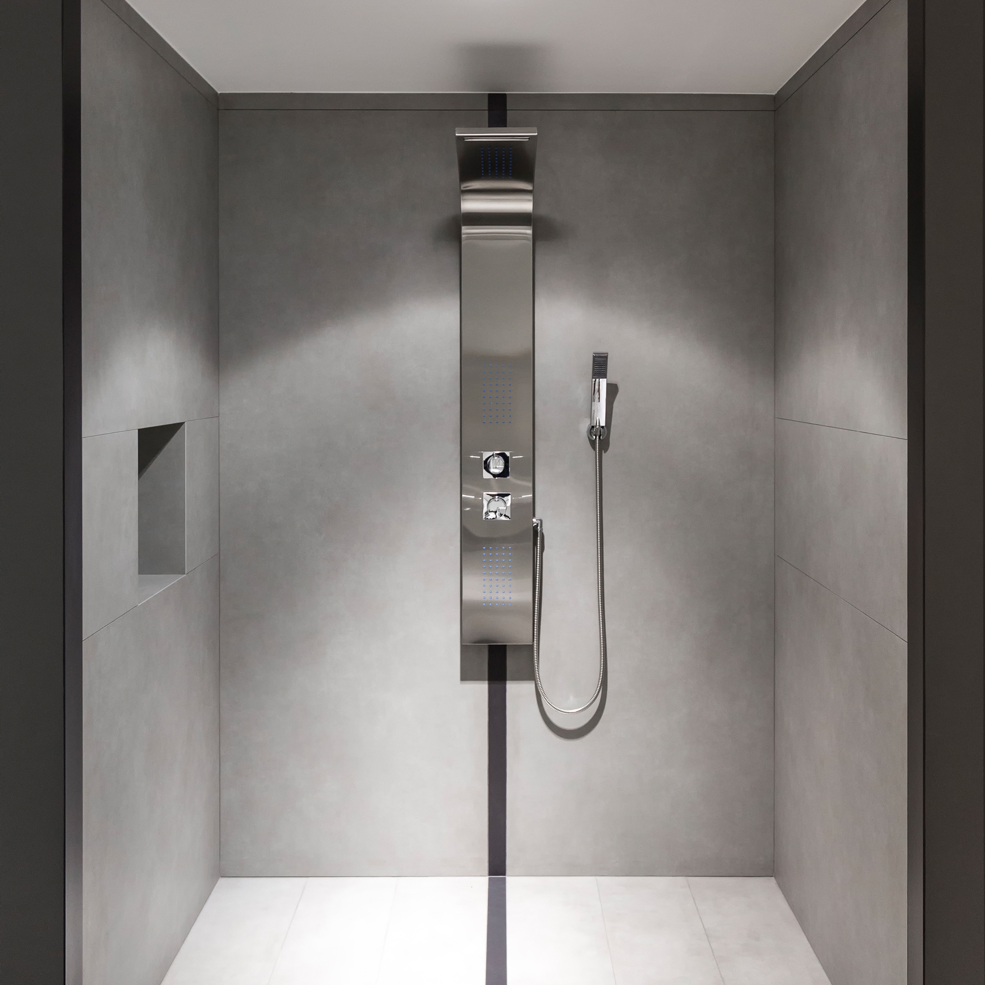 Display product Bath | Fusion Nero Zimbabwe & Phedra from manufacturer Neolith