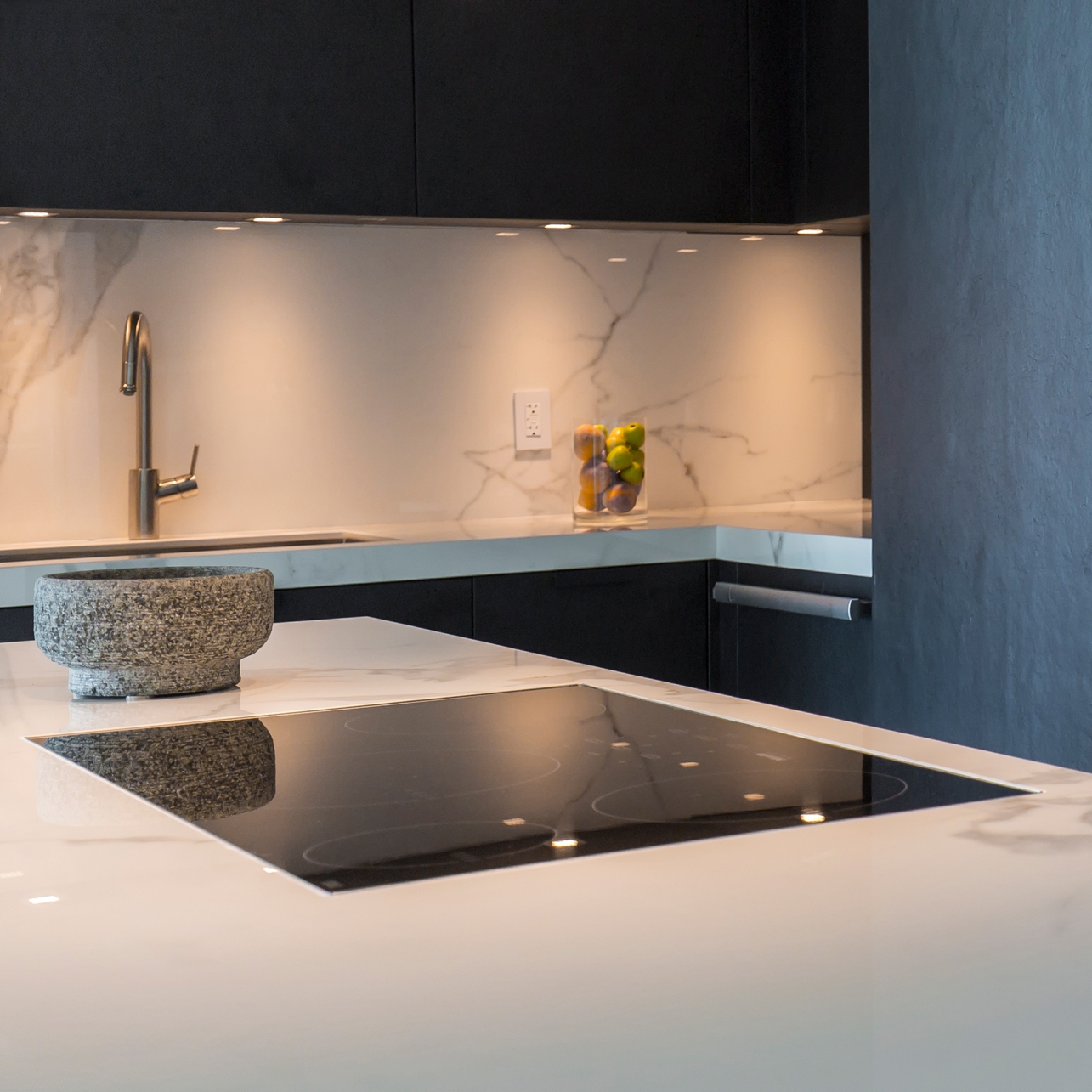 Display product Kitchen | Classtone Estatuario from manufacturer Neolith
