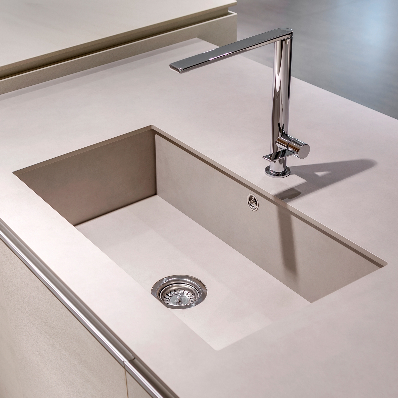 Display product Sink | Fusion  Pietra di Luna from manufacturer Neolith