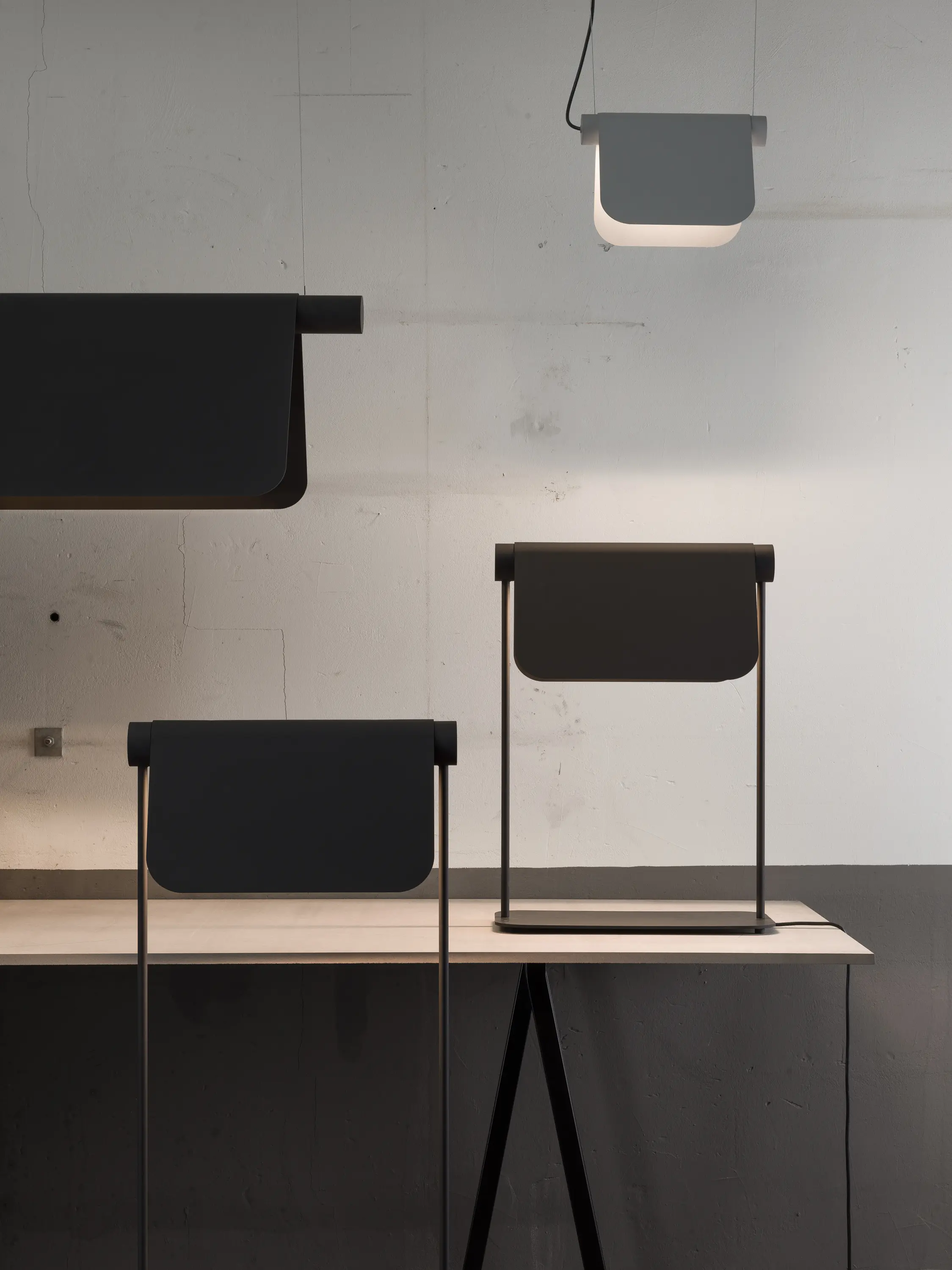 Blond Belysning - Bend Table