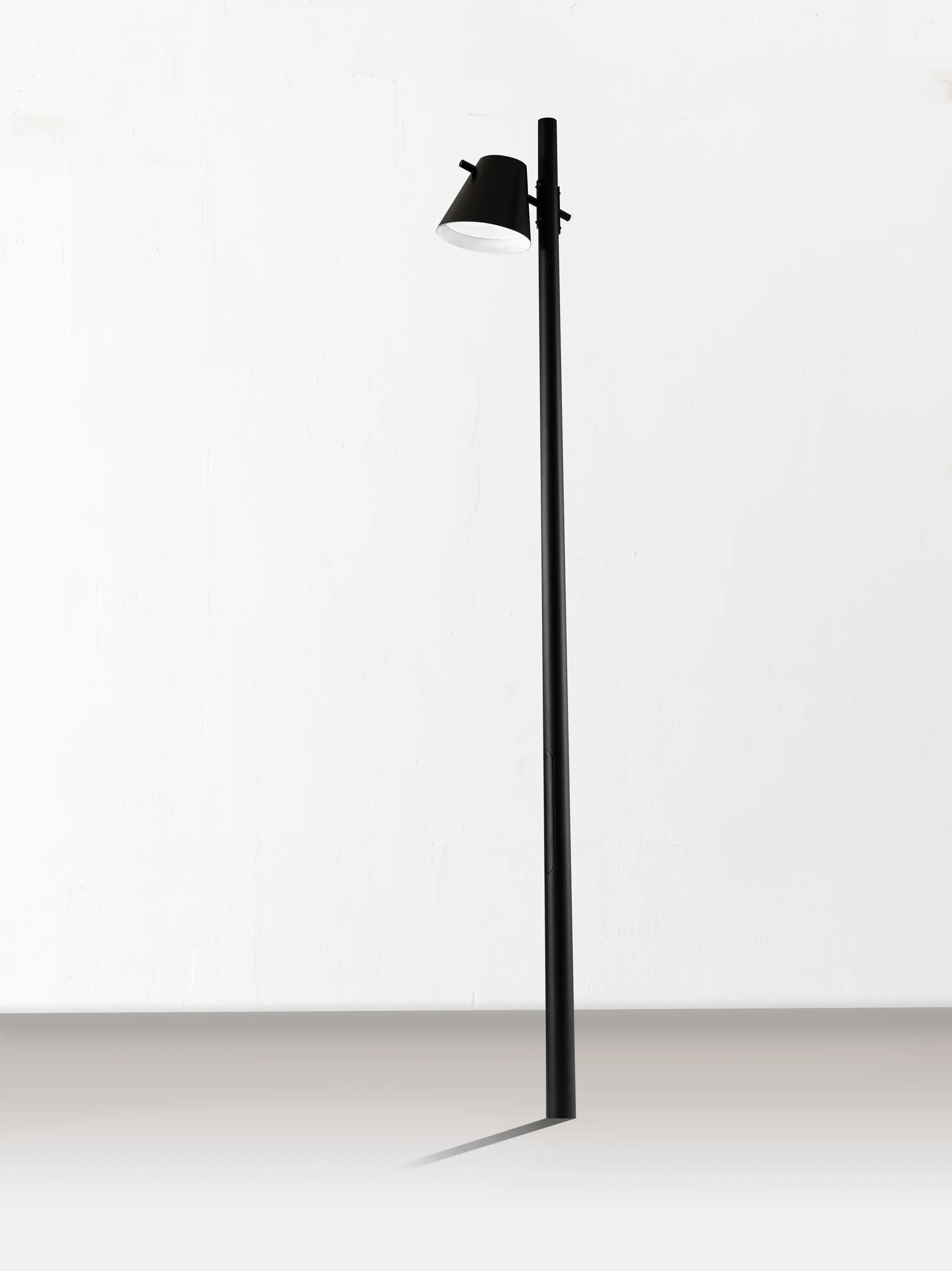 Blond Belysning - Čuovga Bollard