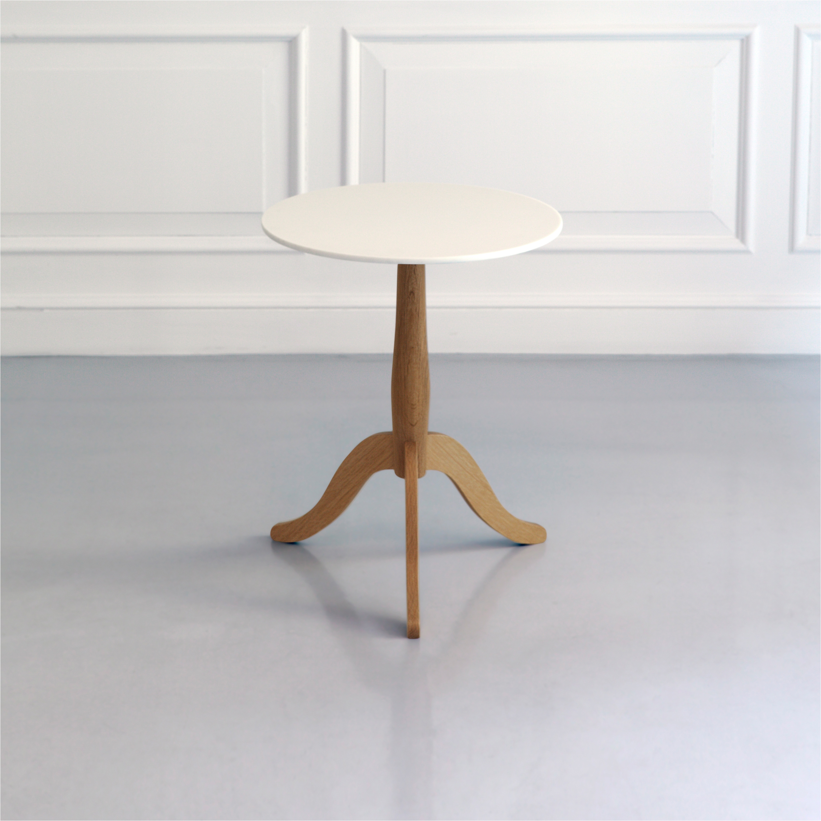 Afficher le produit Club Side Table du fabricant MARUNI