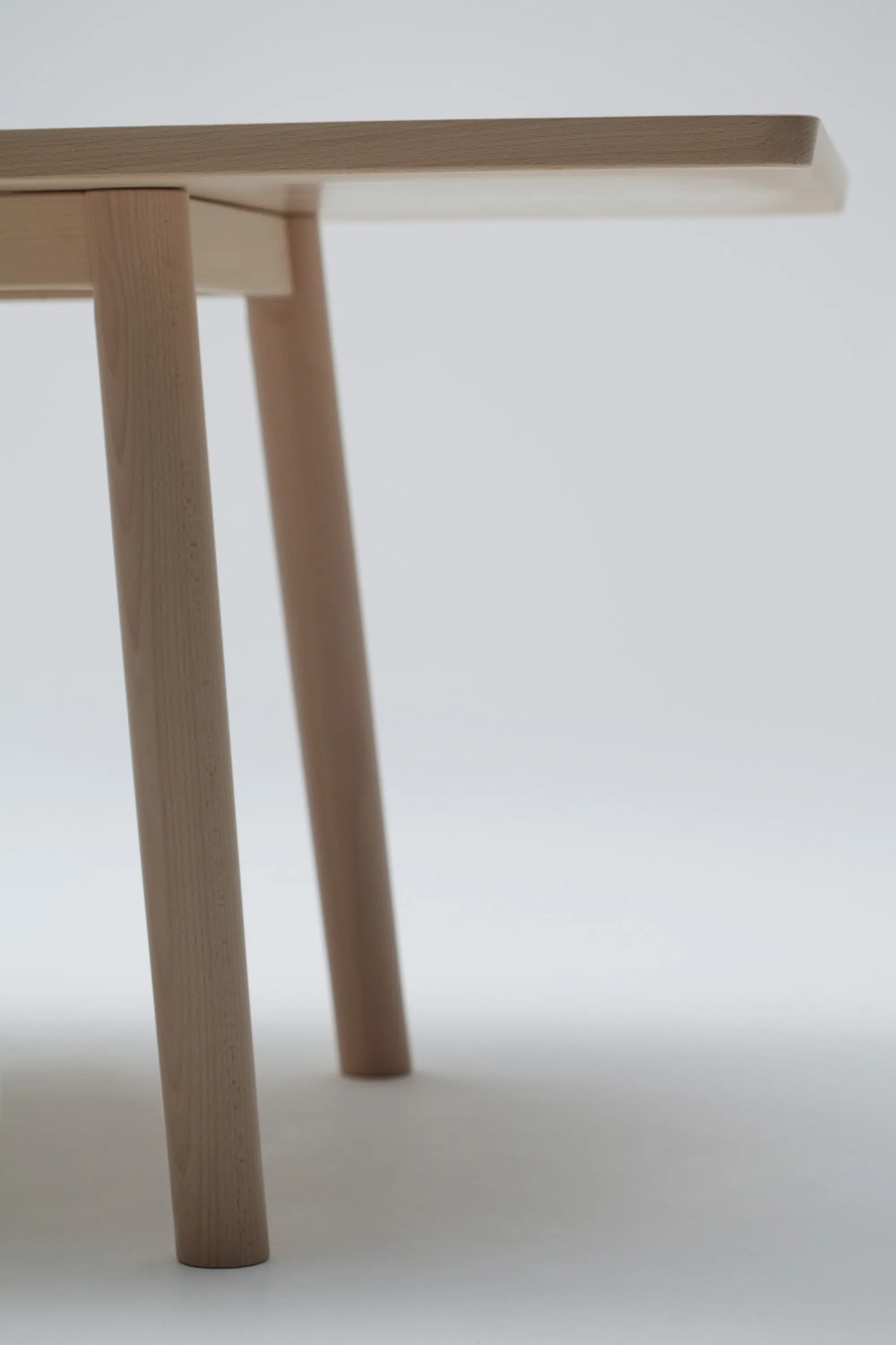 MARUNI - Hiroshima Extension Table