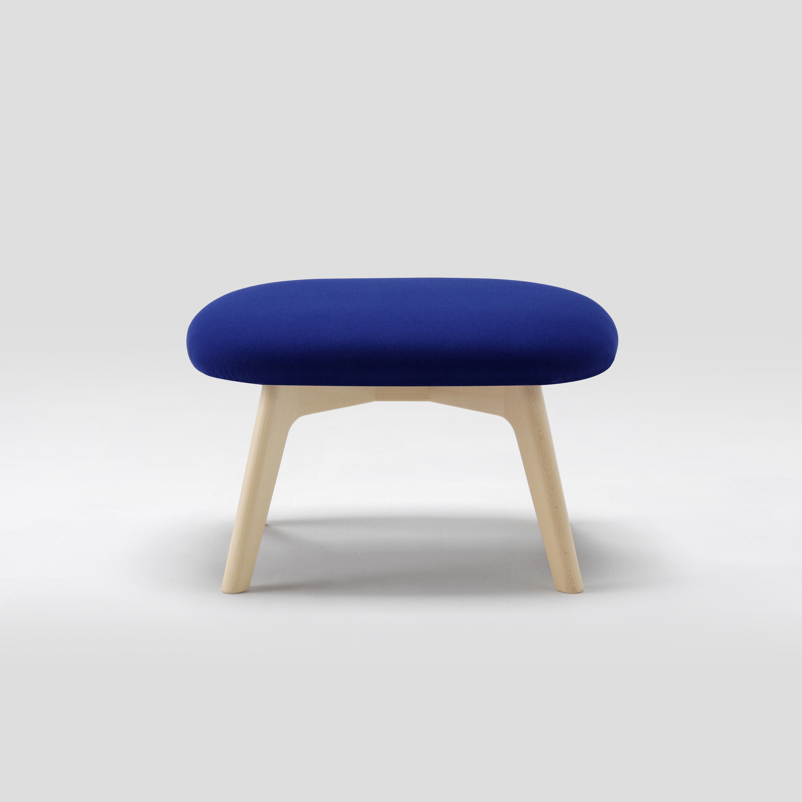 Afficher le produit Roundish Ottoman du fabricant MARUNI