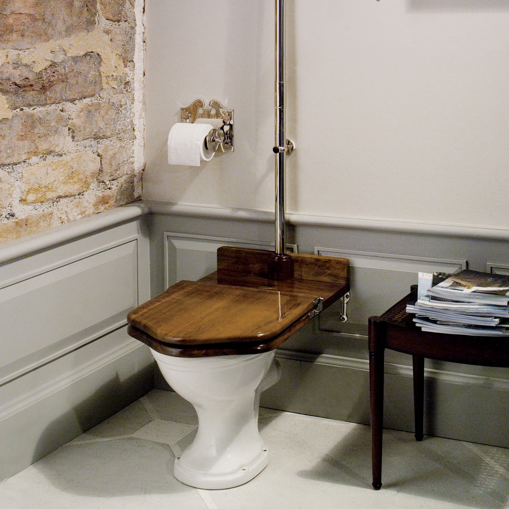 Mostra il prodotto The Brora WC Suite del produttore Drummonds