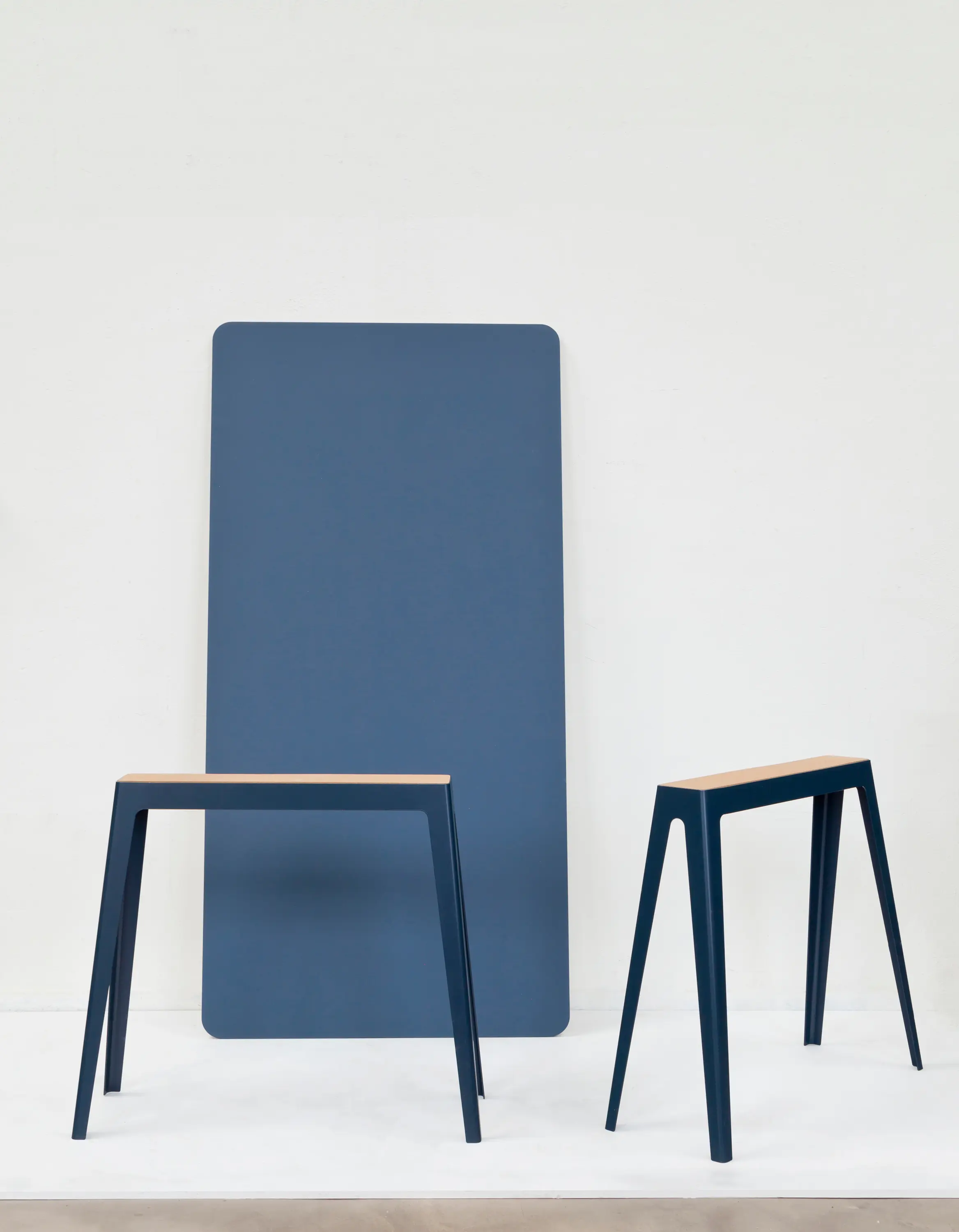 Vij5 - Trestle Table