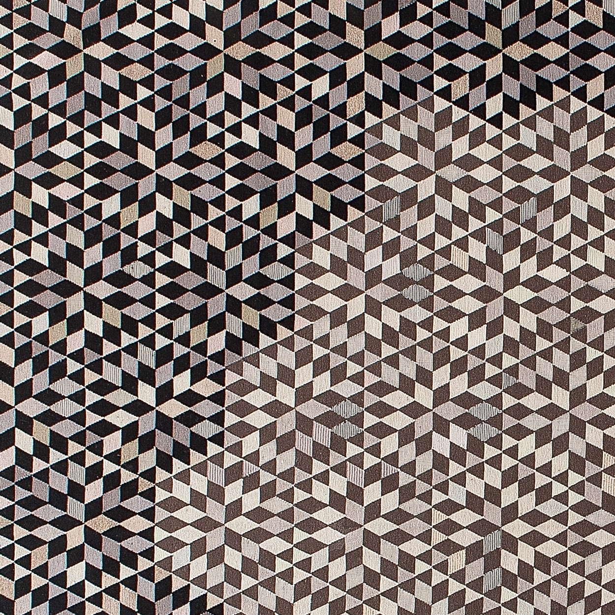 Mostrar el producto Triangles Diamond medallion black cream del fabricante GOLRAN 1898