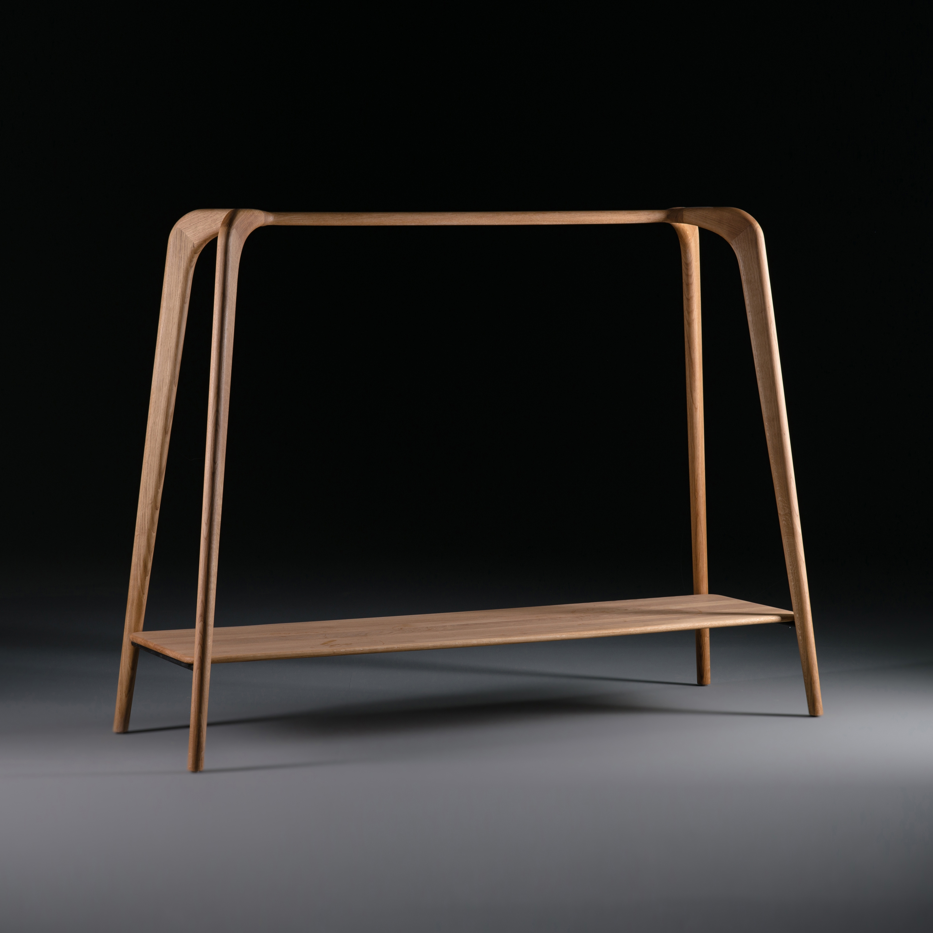 Produkt Swing Coat Stand des Herstellers Artisan anzeigen