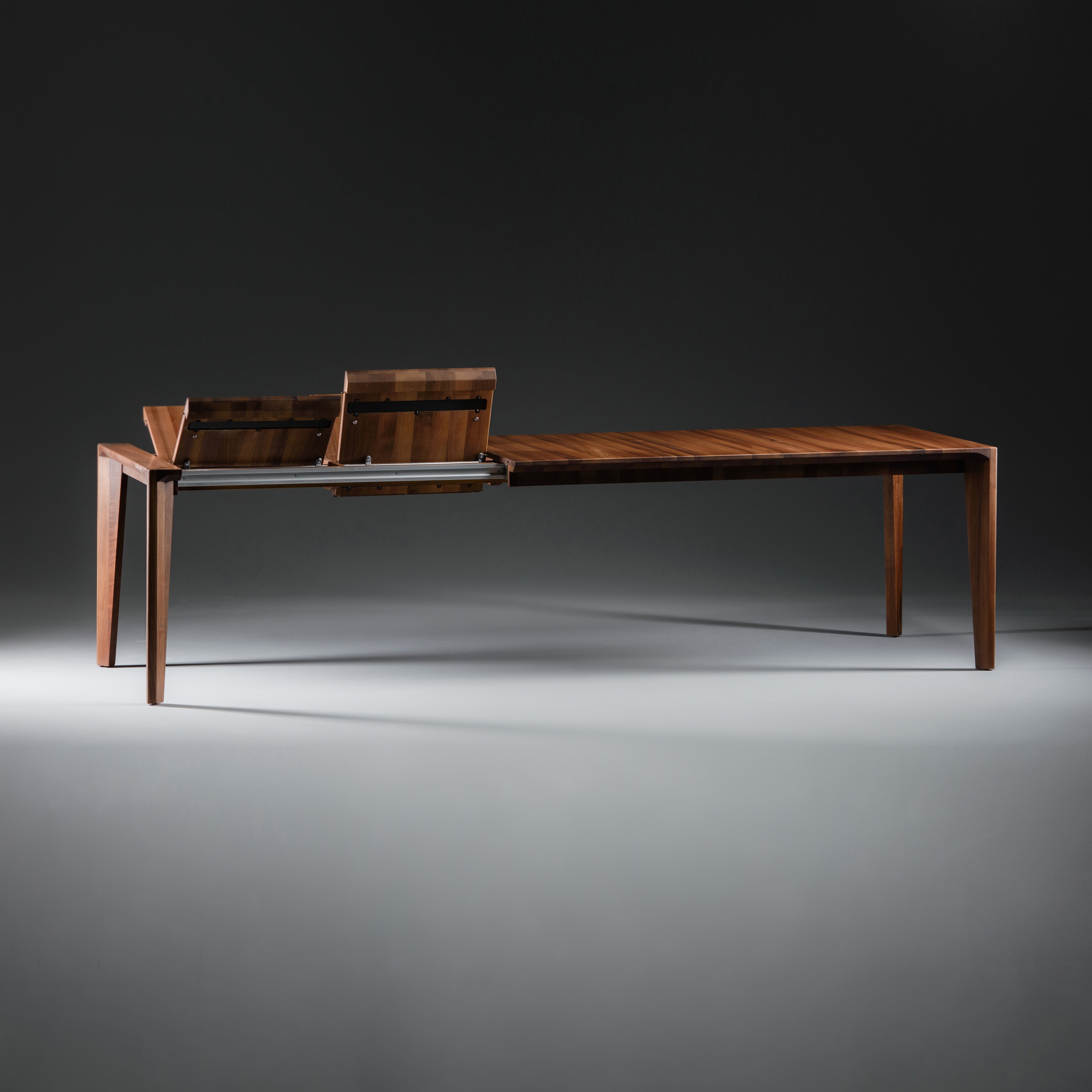 Mostrar el producto Hanny Extension Table del fabricante Artisan
