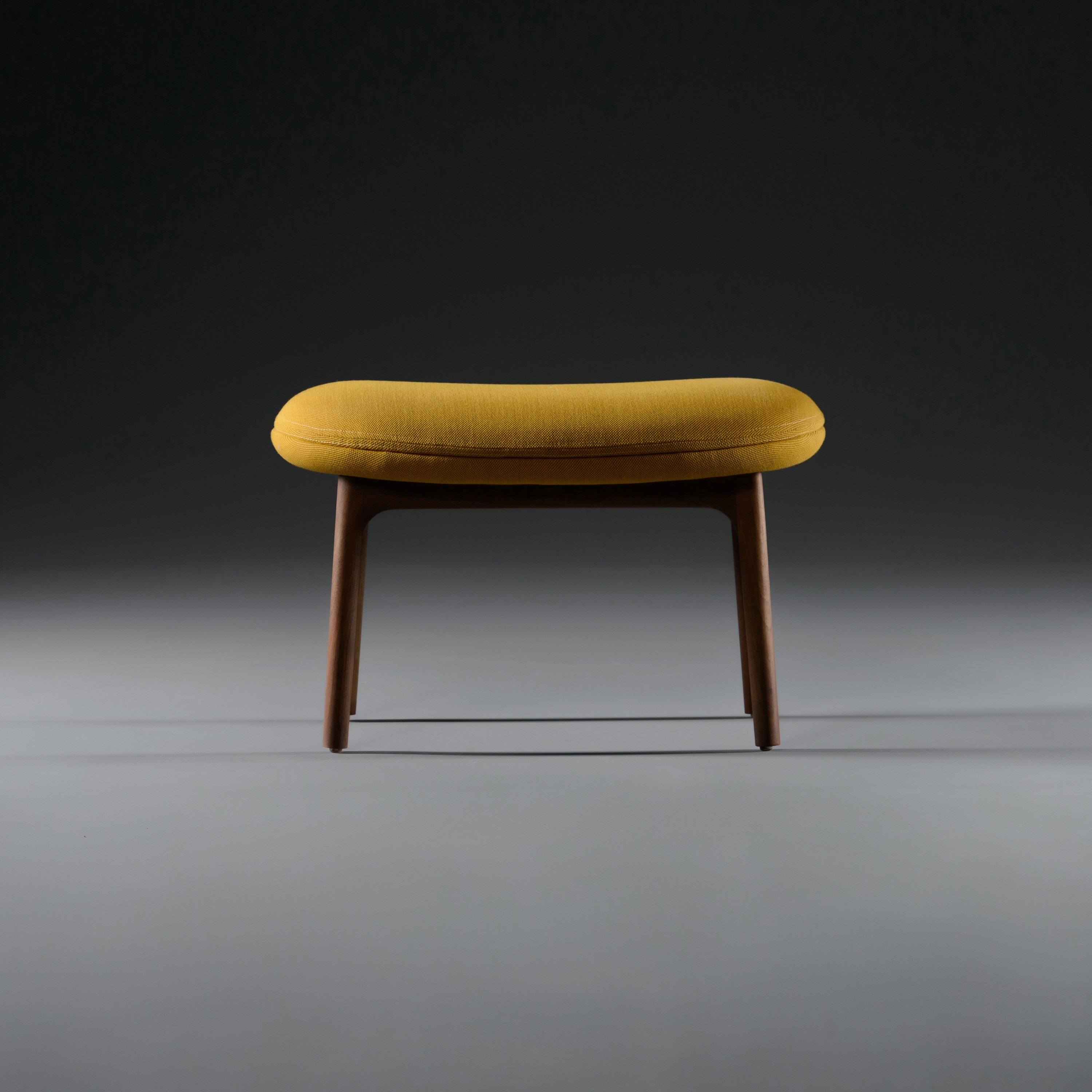 Vertoon produk Neva Ottoman van vervaardiger Artisan