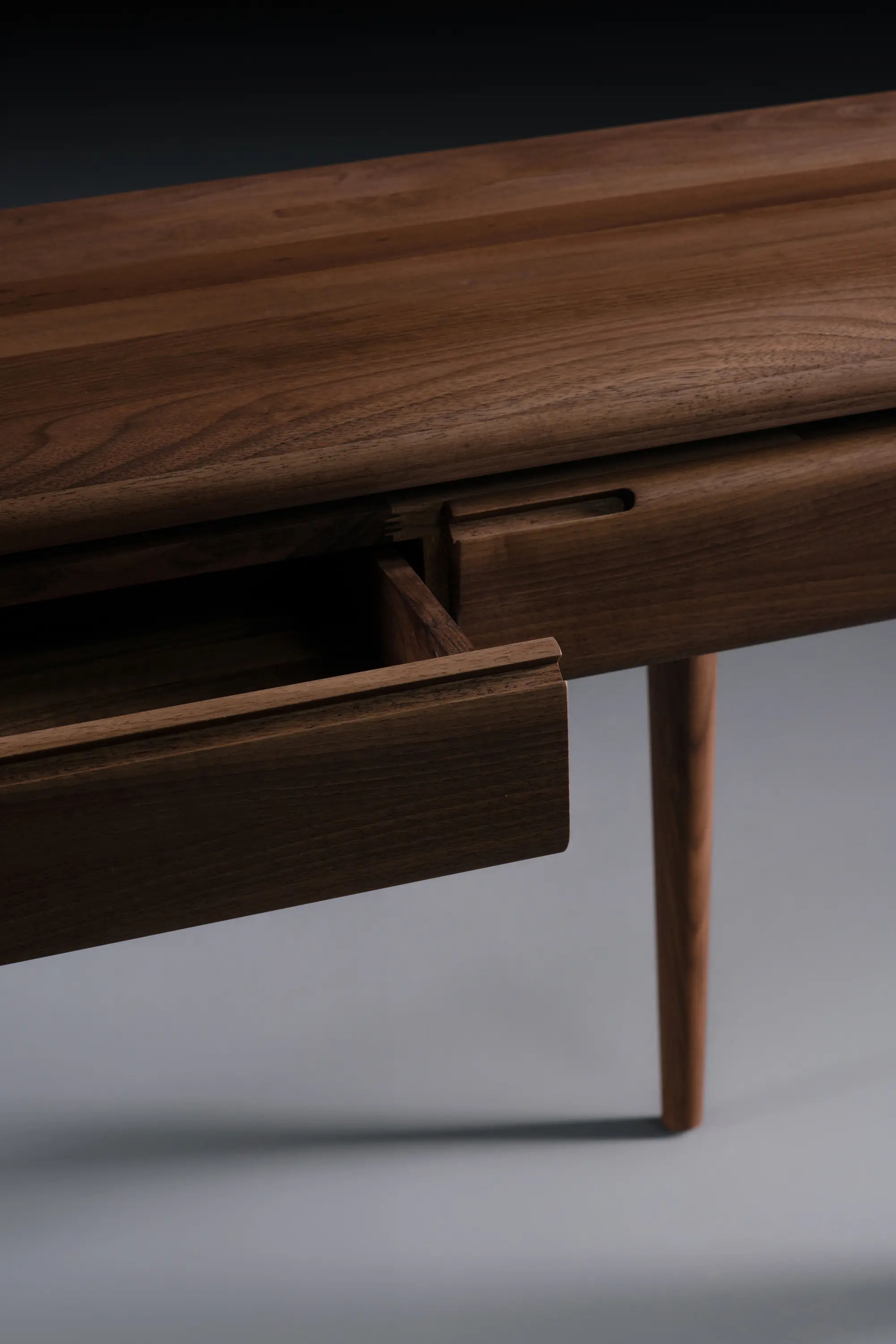 Artisan - Latus Console Table